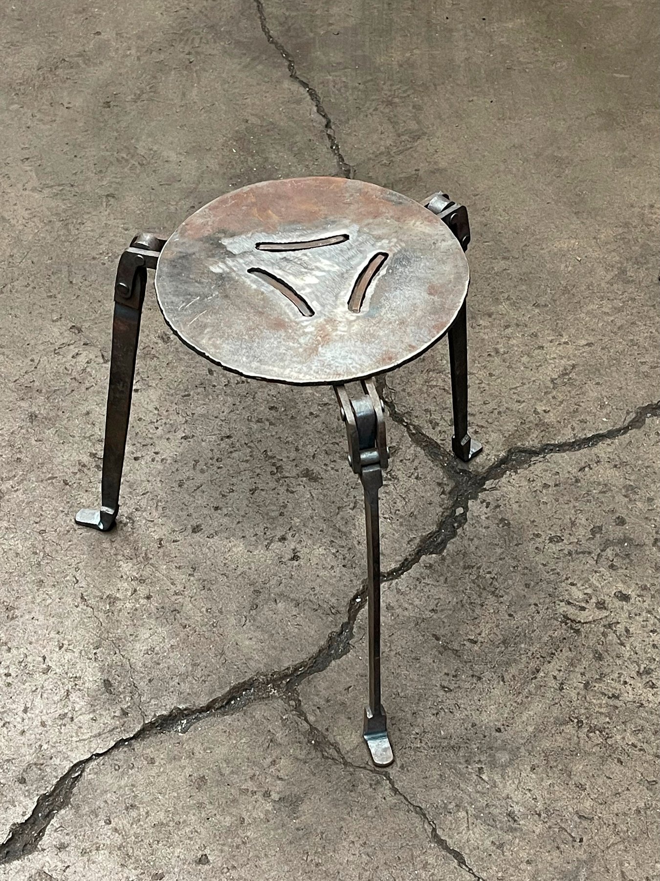 Pizza Box Stool 3.jpg