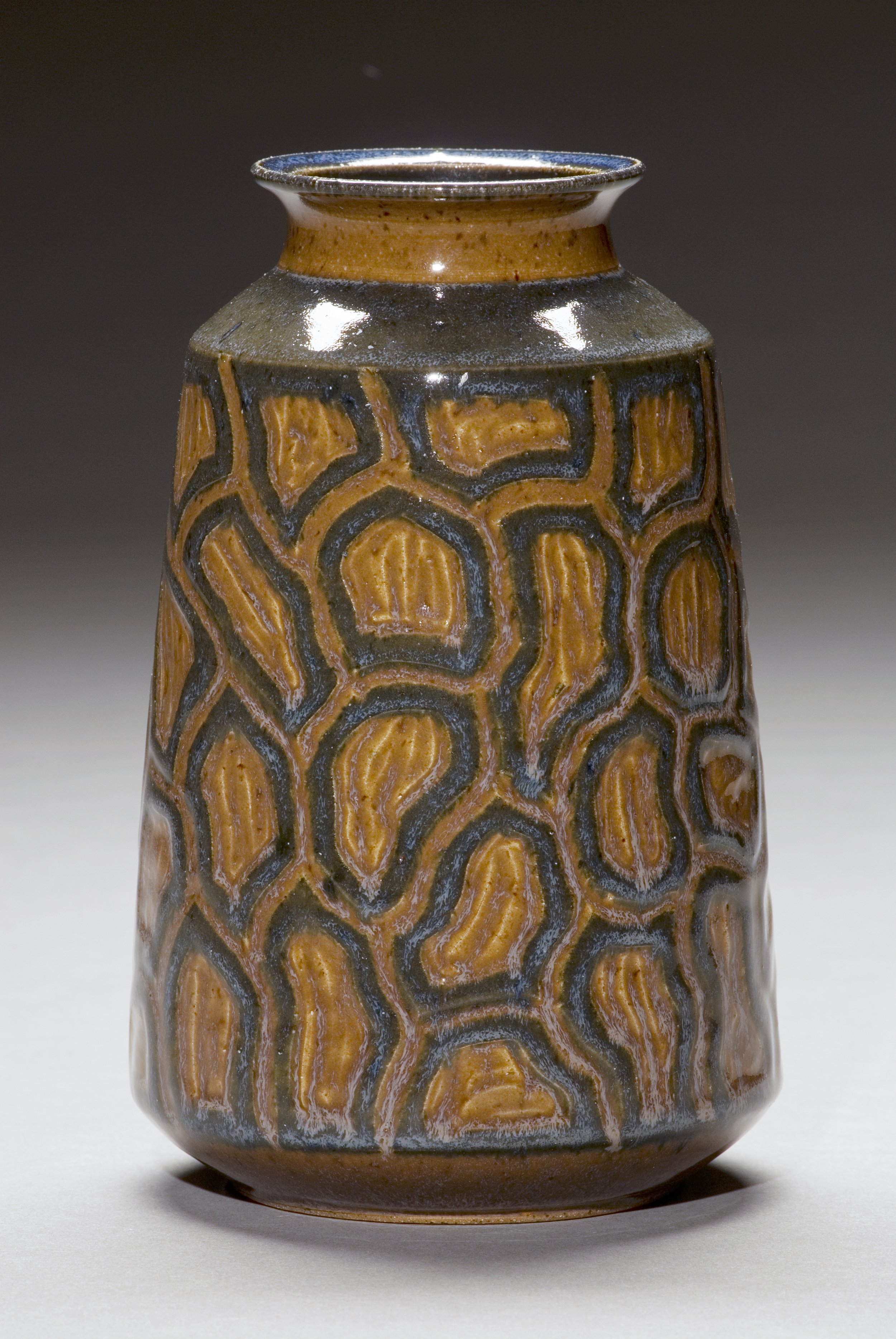 Timothy Weber_Vase_Brown Circle Sgrafitto-4.jpg