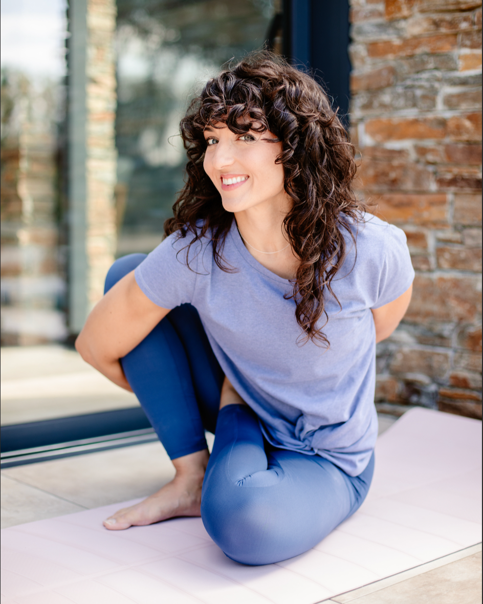 Pratique du yoga matinale dans le quartier Champs de Mars à Nantes.