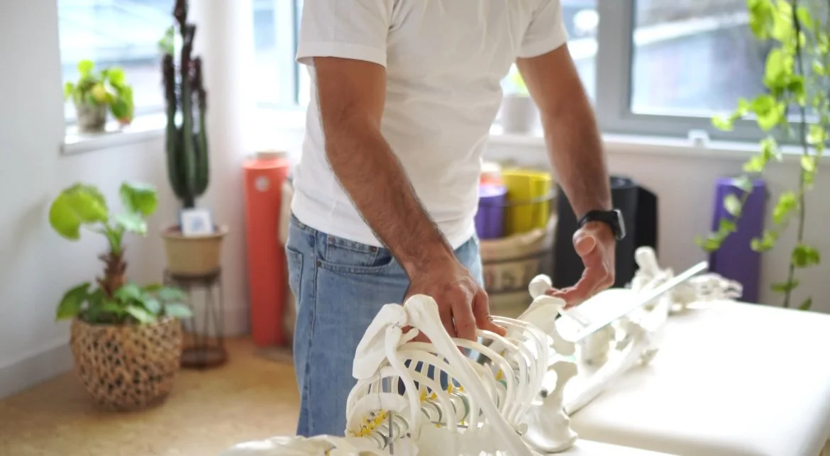 Anatomie du Yoga : Pourquoi une formation 200h ne suffisent pas toujours ?