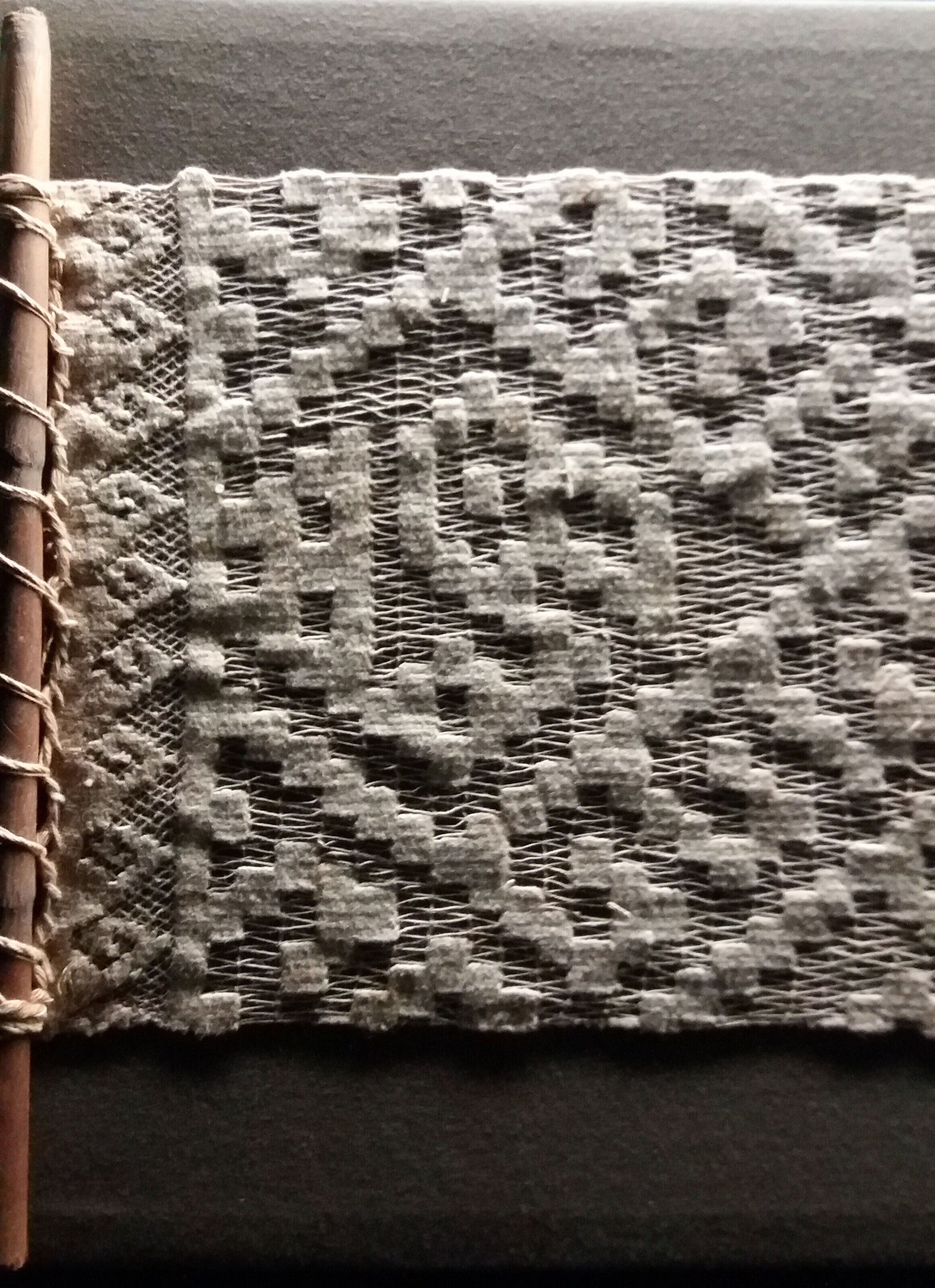 The earliest discovery of ancient decorated fabrics along the northern coast. 2500 BC.