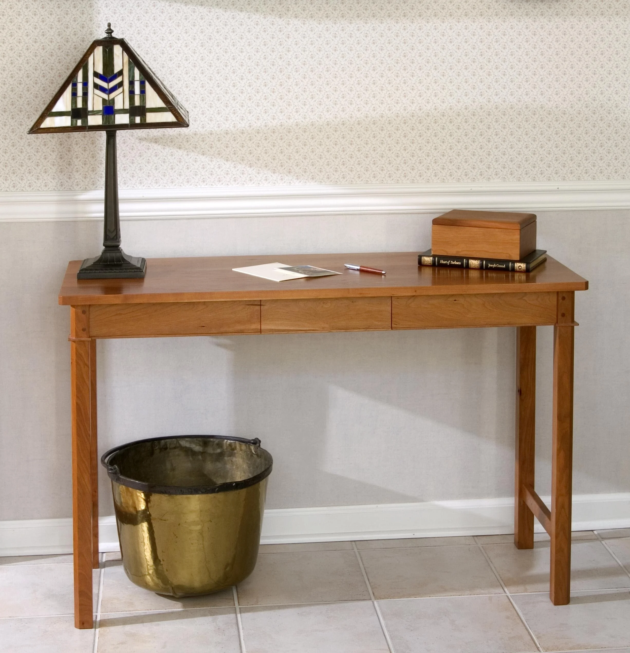 writingdesk_custom_onloco.jpg