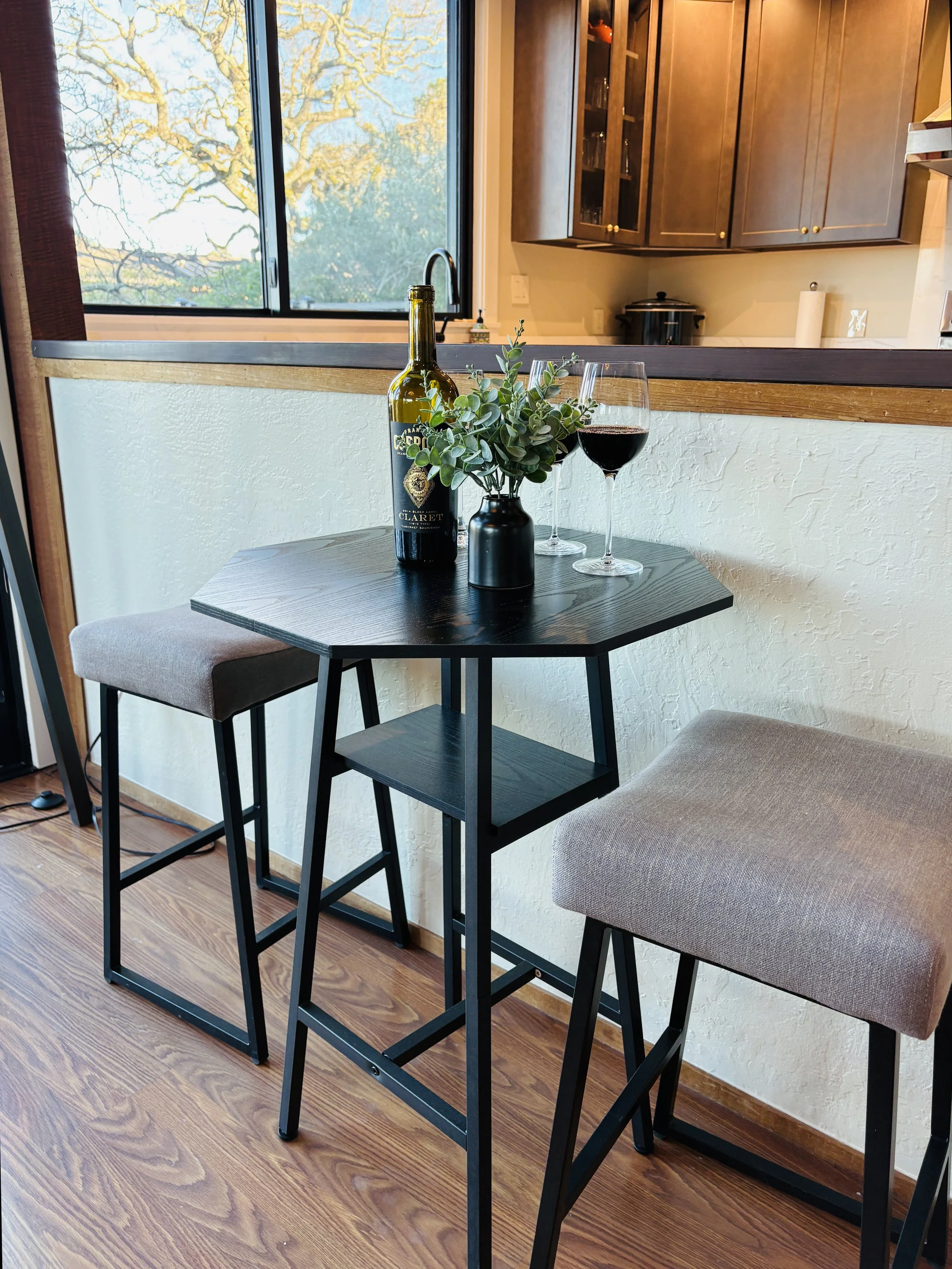 Bar_table.JPG