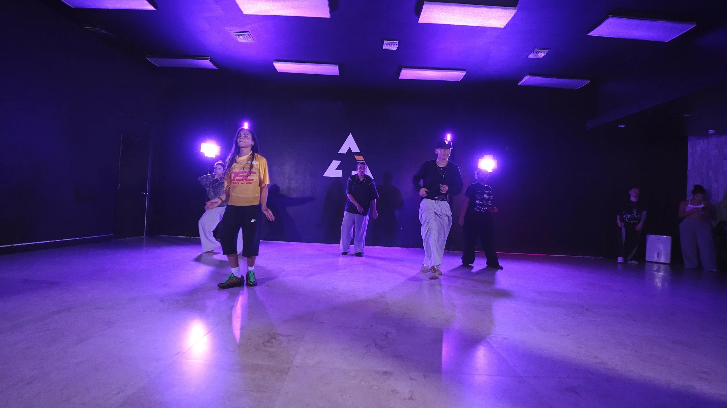 26.03.26 - Group 8 - G - Here - Cambio