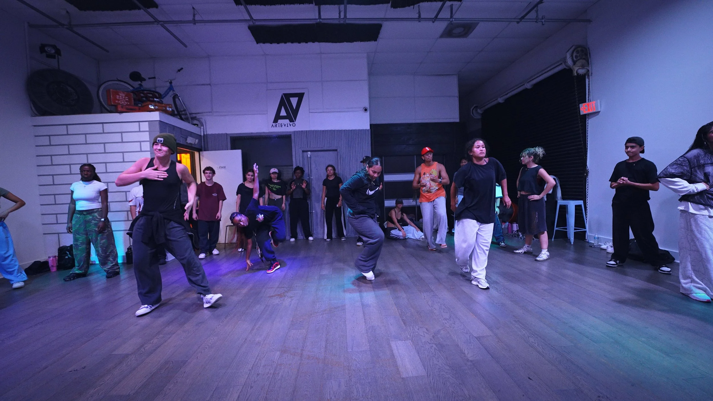 Jay - I Luv This (By uhhvonte.tv) - Group 2.jpg