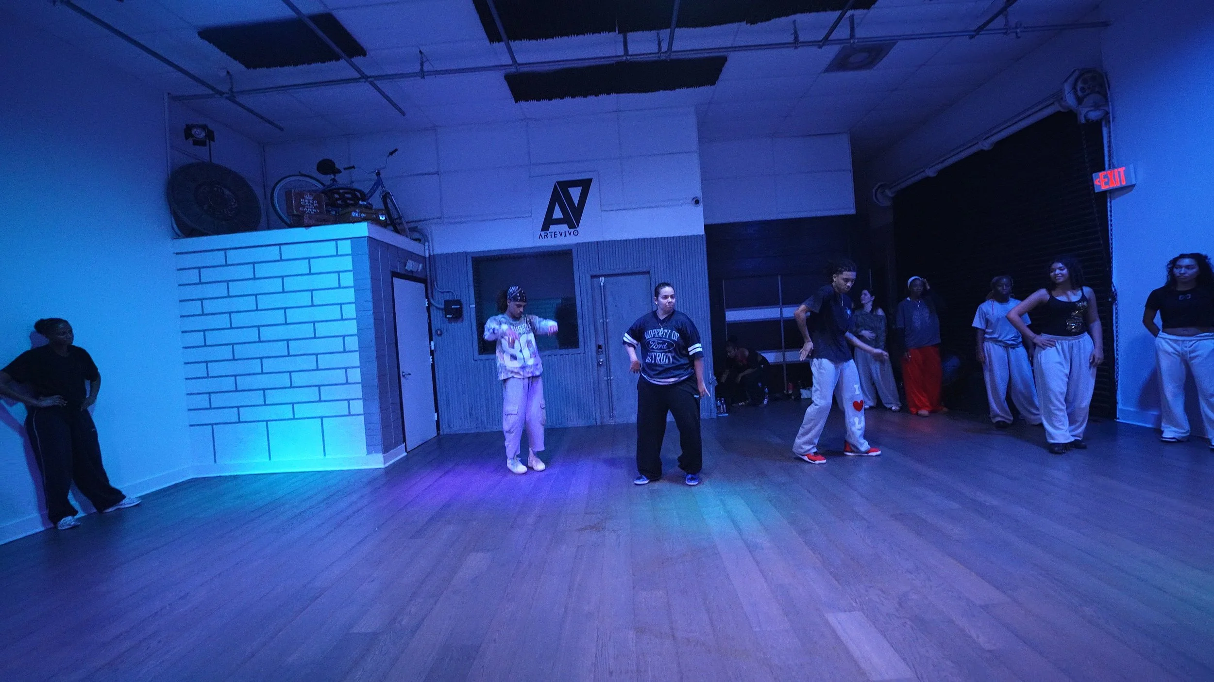 Group 4 - Dust (by @uhhvonte.tv) G Choreography.jpg