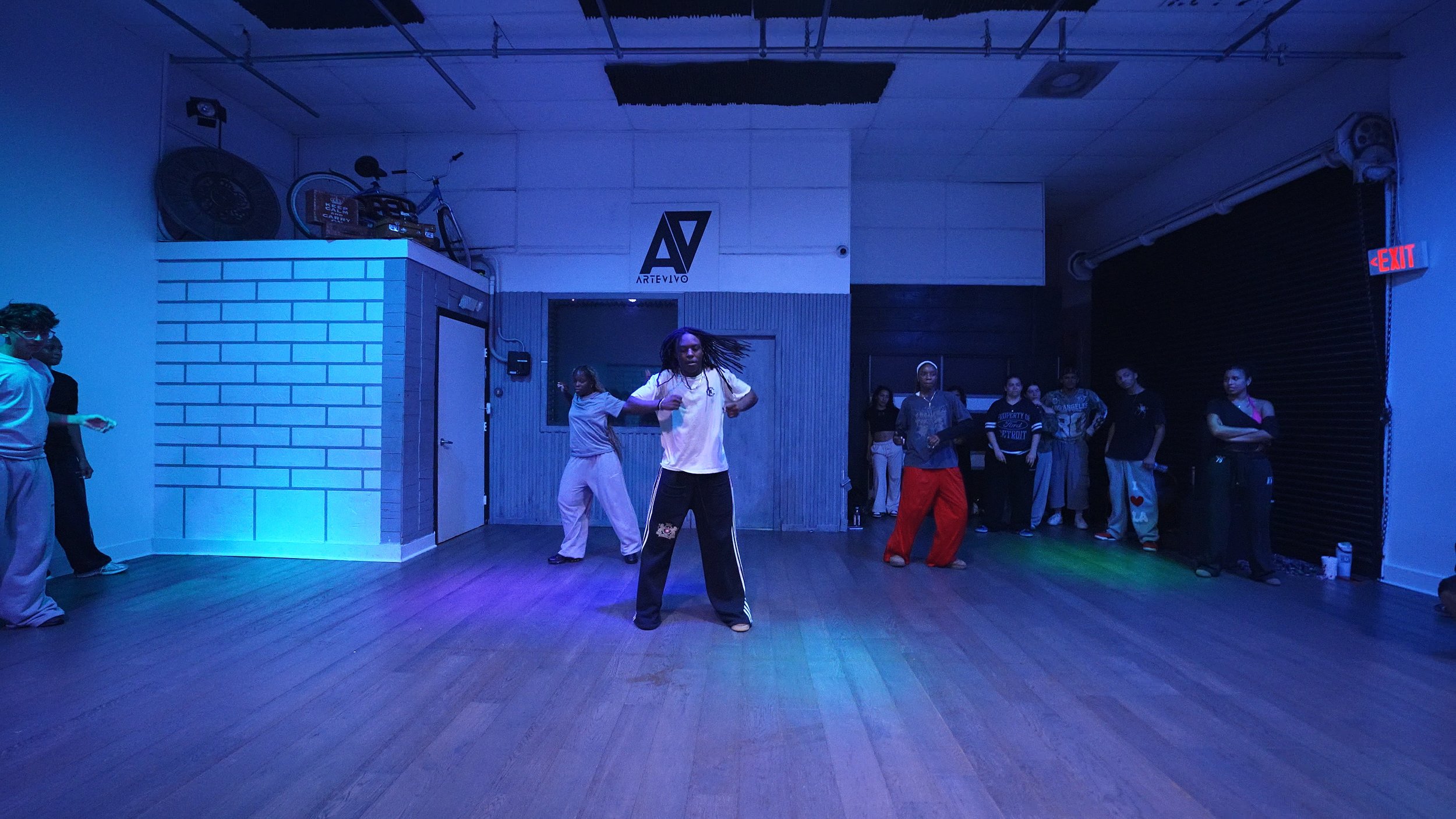 Group 8 - Dust (by @uhhvonte.tv) G Choreography.jpg