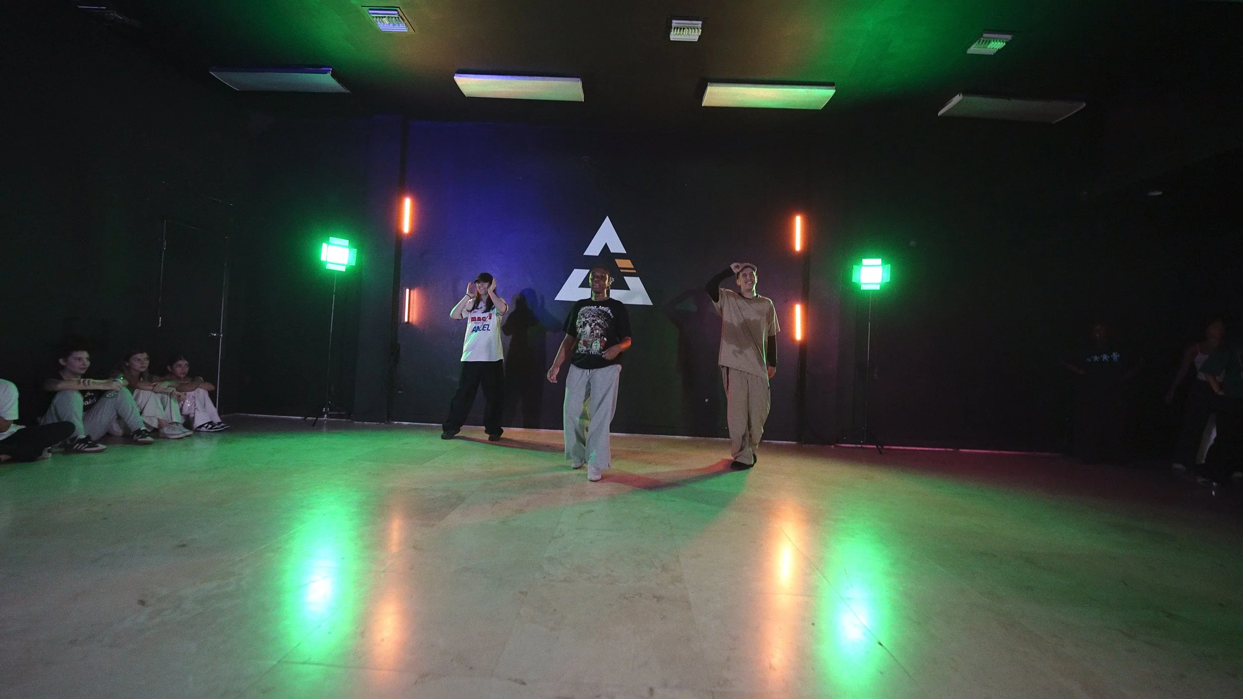 26.03.25 - Group 3 - Bee - Lost - Cambio