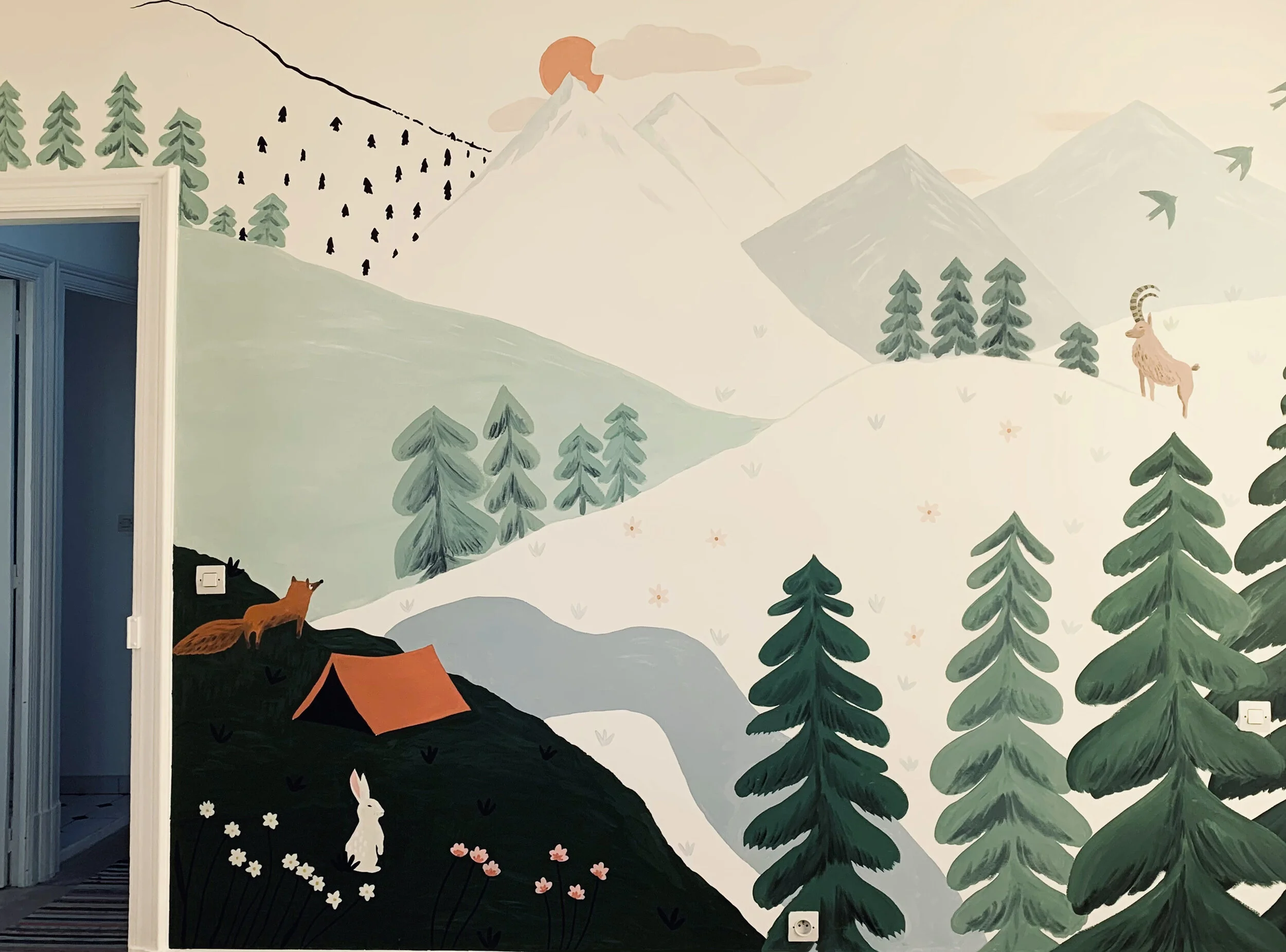 Décor mural dans la chambre de Jeanne