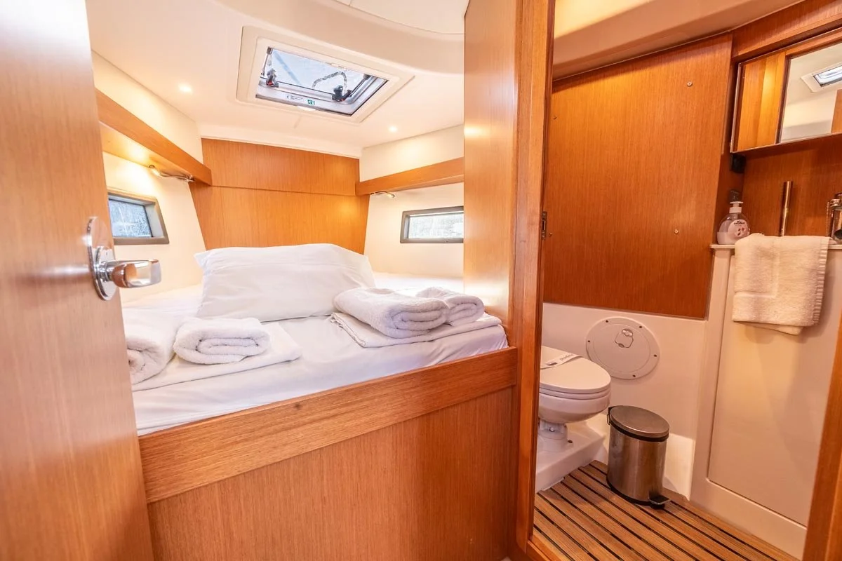 Bavaria C38 Ithakiss-21 marine-photography-lefkada interior.jpg