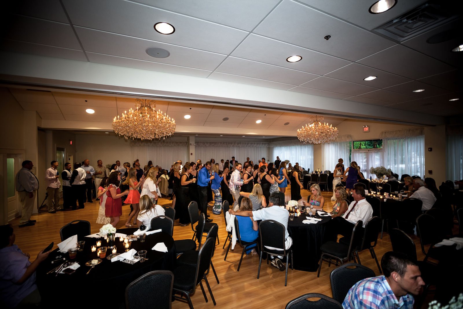 Why Seaquins Ballroom is a Smarter Choice Than a Hotel for Your Wedding