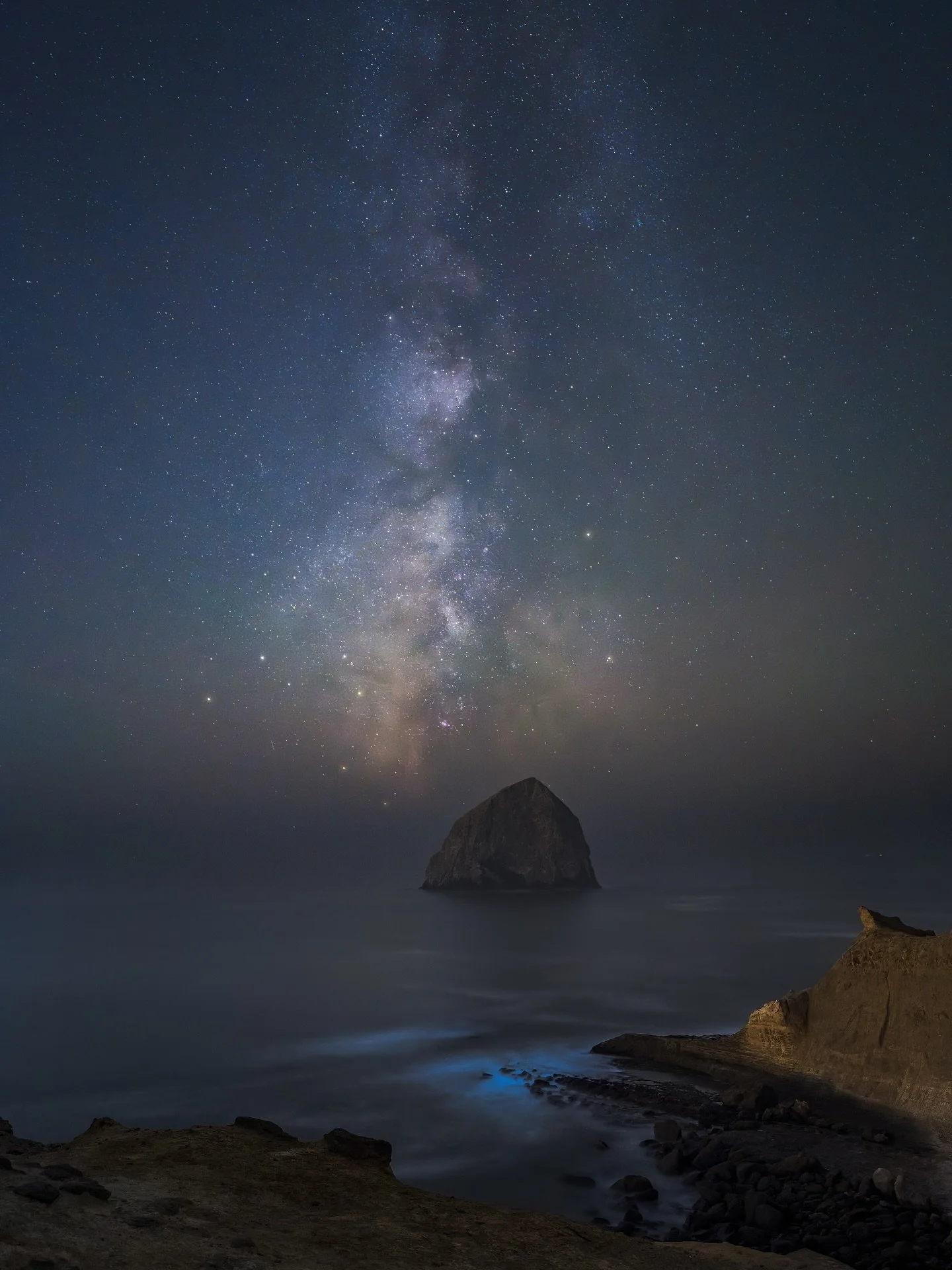 Last nights little trip to Pacific City with the Milkyway. 
.
.
.
#oregon #oregonisbeautiful #cascadiaexplored #1859oregon #traveloregon #oregoncoast #oregoncoastexplored #milkyway #nightsky #astrophotography #_epic_landscape_ #ig_shotz #epic_capture