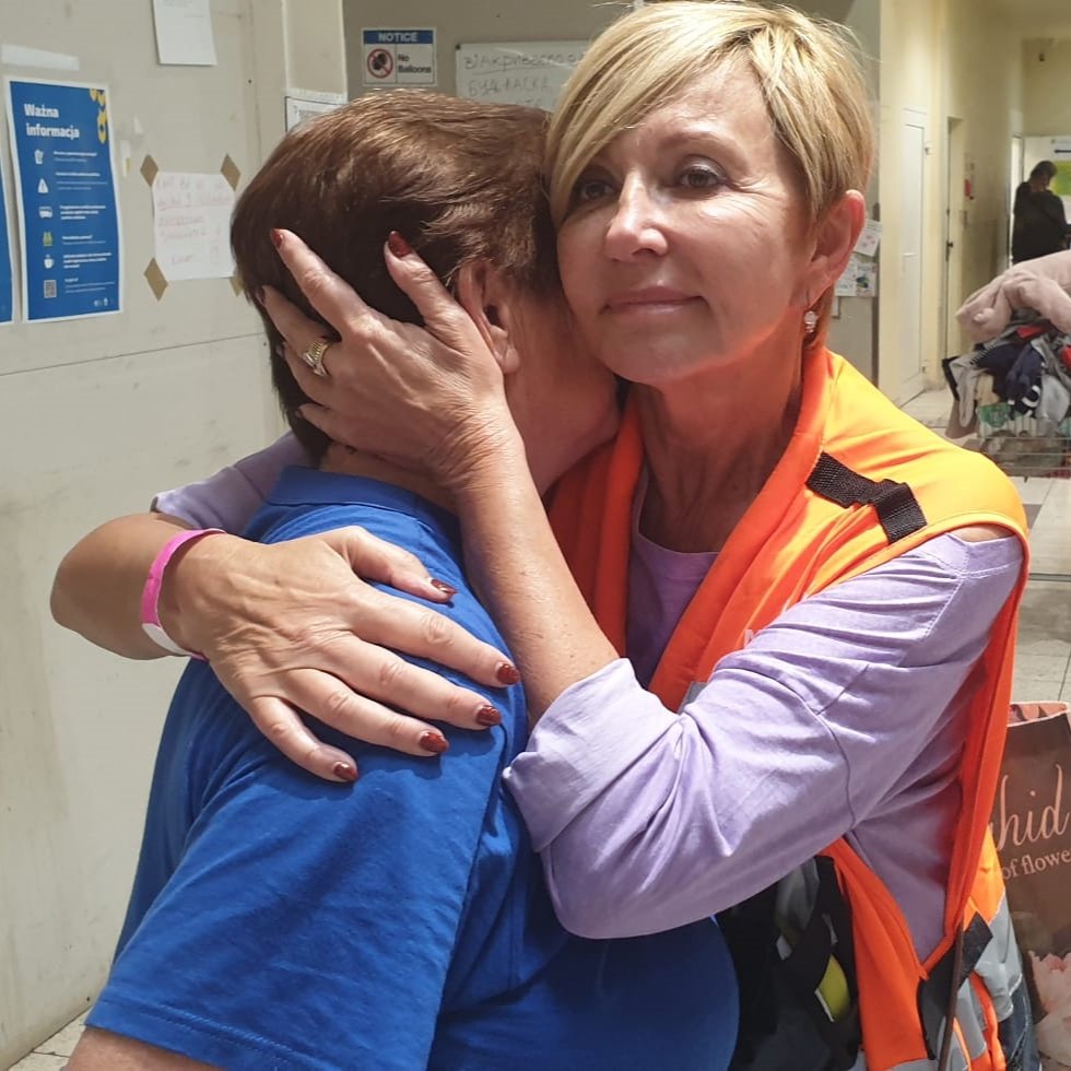 This refugee arrived at the refugee center with no bag to carry her belongings. NATAN Social Worker Sveta Labunets quickly found a suitcase for her - and was rewarded with tearful thanks