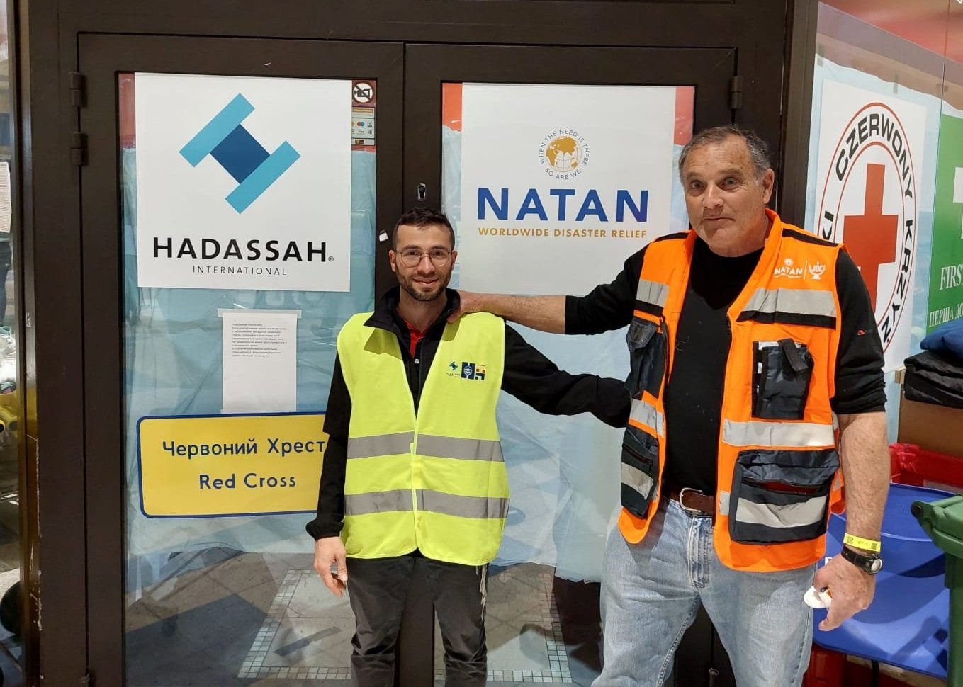 NATAN Team Leader Mike Attinson with head of Hadassah Hospital's volunteer mission