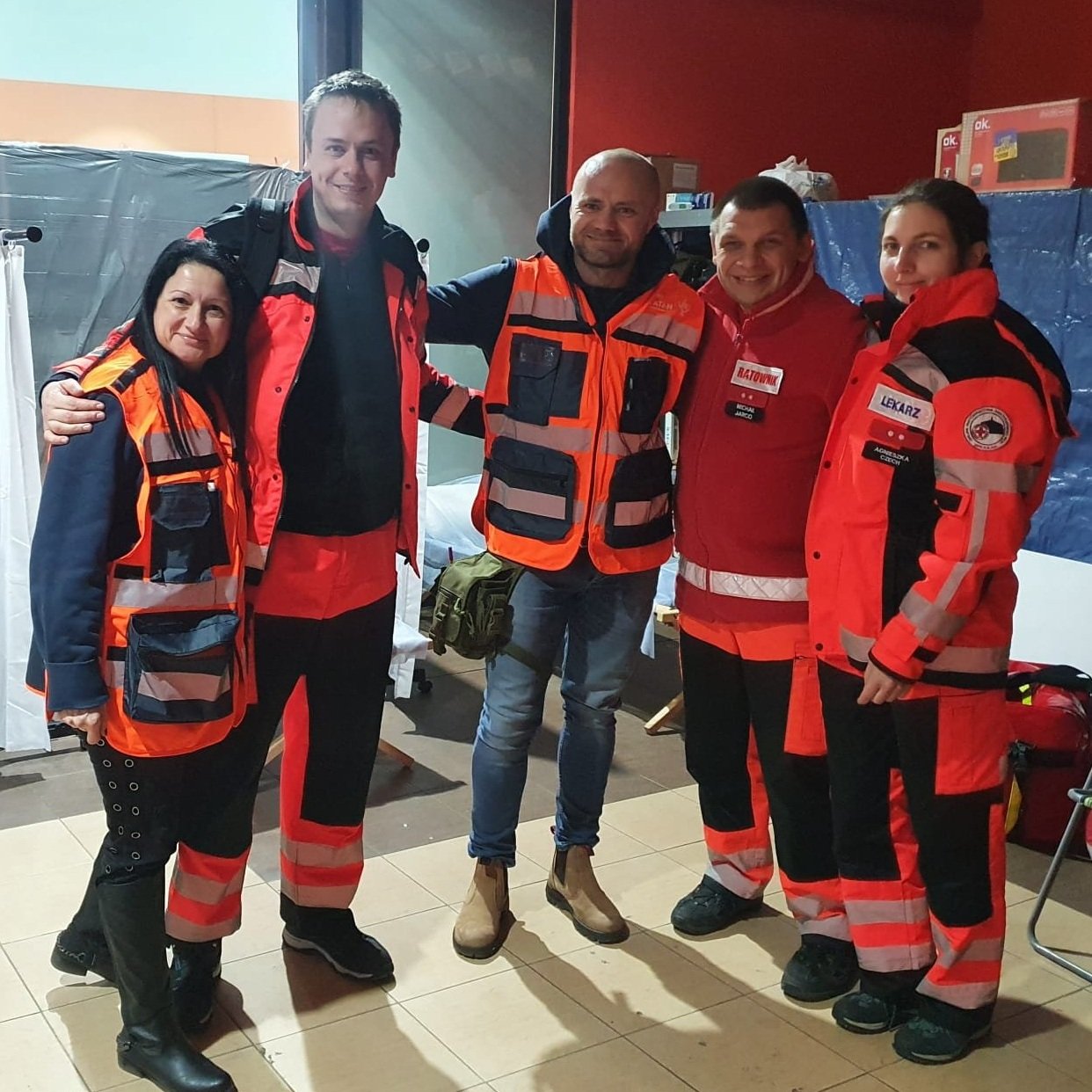 NATAN RN Elena Donchik (left) and Dr. Ronny Edelshtein (center) with Polish Red Cross volunteers