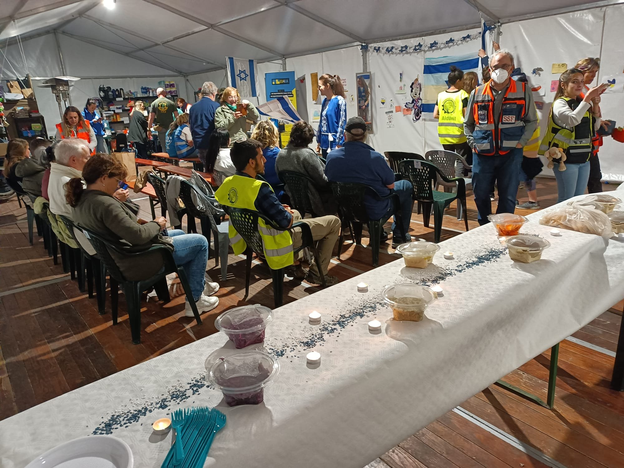 Israel Independence Day at the Border: NATAN Worldwide Disaster Relief team members joined over 70 other Israeli and Jewish volunteers from all over the world to celebrate Israel’s Memorial Day and Independence Day. In this humanitarian crisis, the I