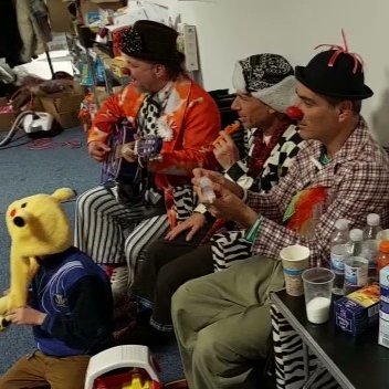 clown 1 2022-03-23 at 13.27.29.jpg