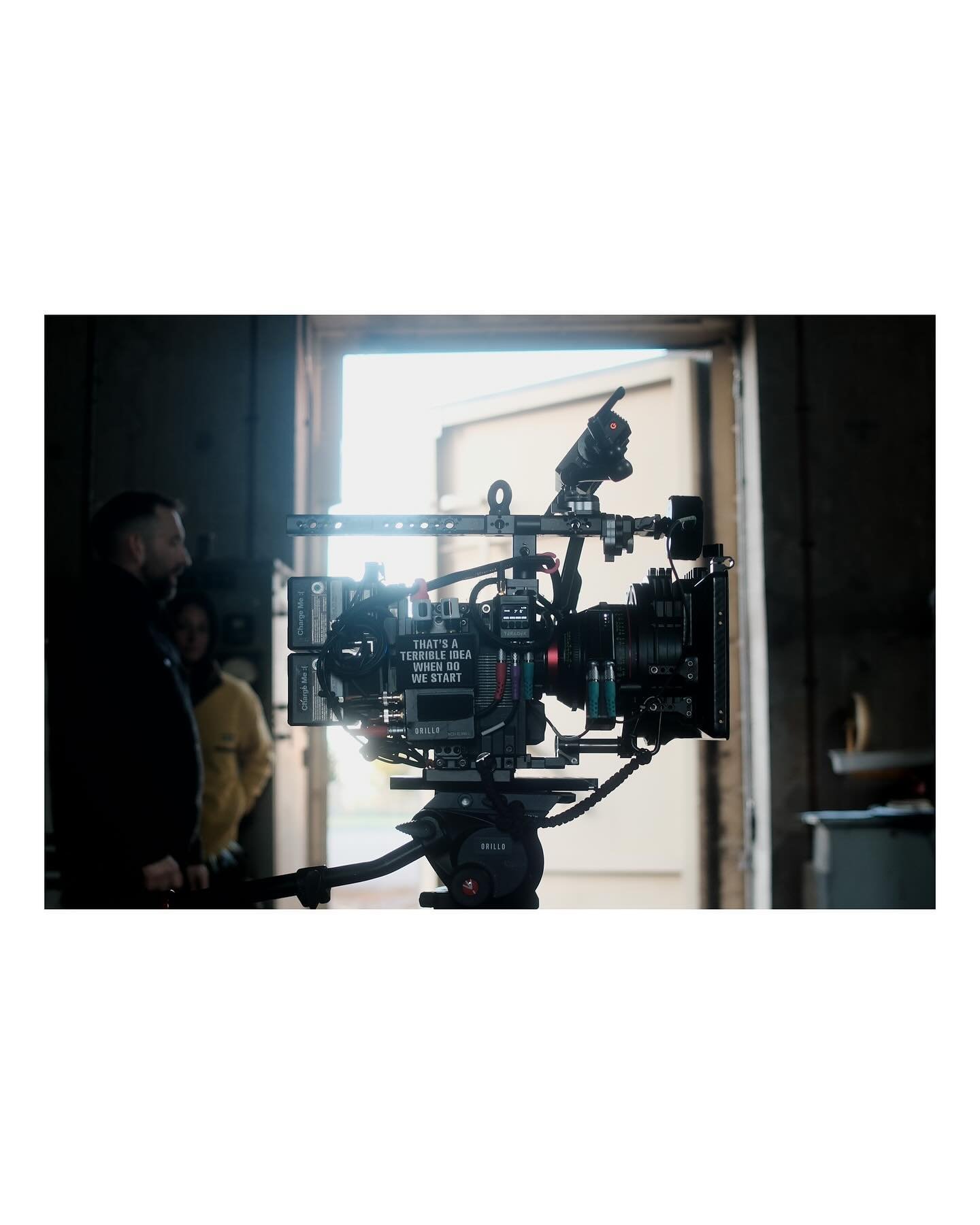 All wrapped on an indie feature with Orillo Films&rsquo; surprisingly well behaved Red Epic Dragon. Sharps for DP @bucky1986 -  @_oscar_bell on the boards 🎬

@ratworksengineering compact handle riser coming in clutch once again