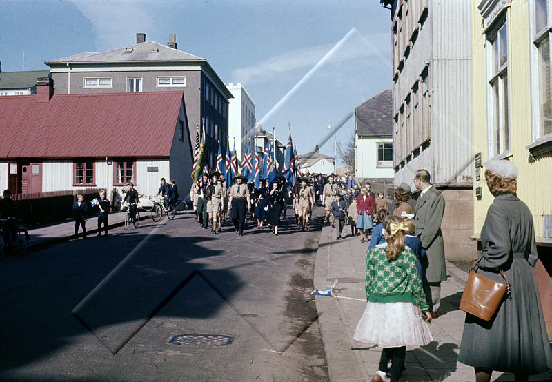 Suðurgata 2 on the left, taken sometime between 1955-1960 by Magnús Daníelsson.