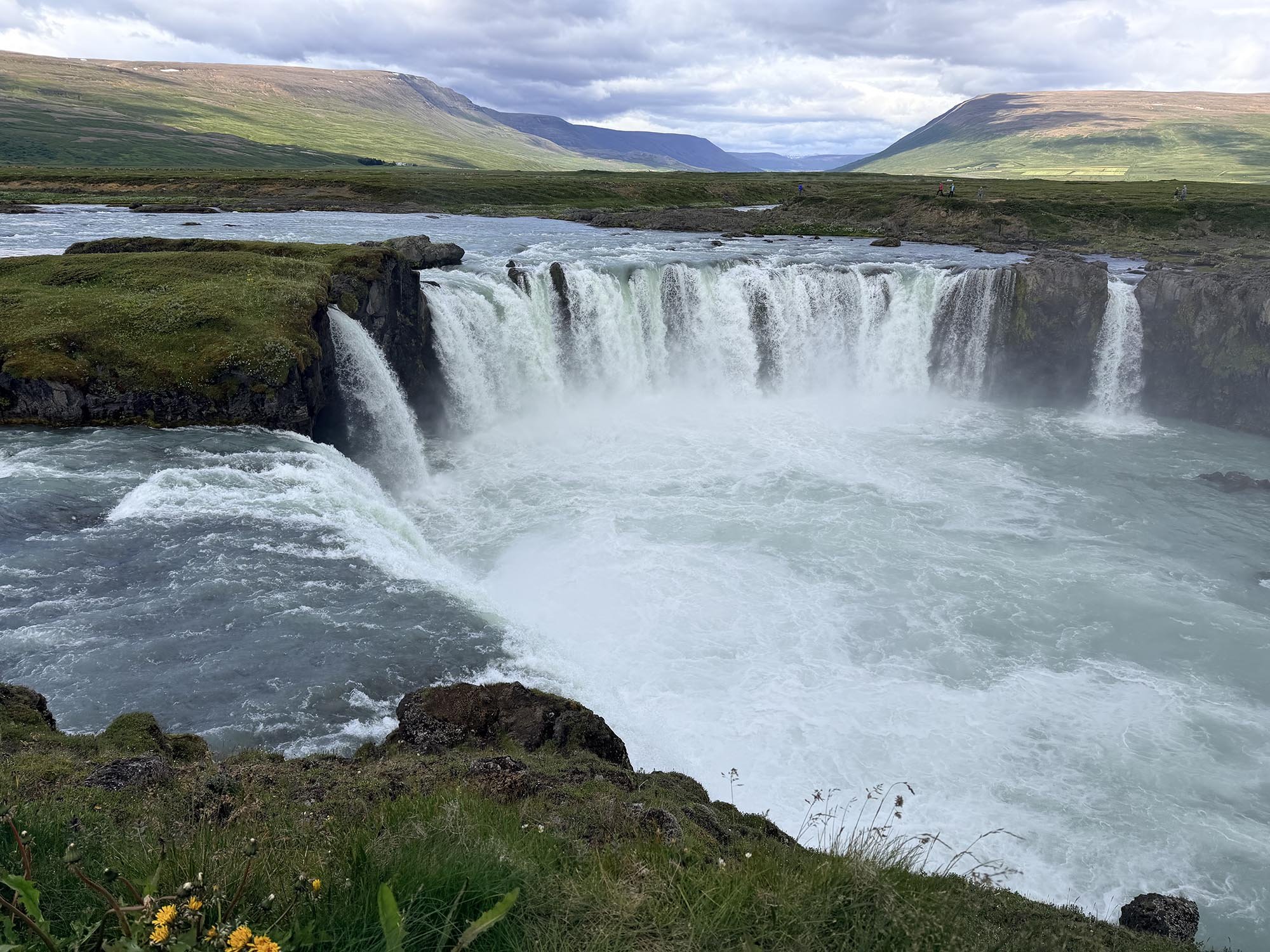 Goðafoss-Iceland.jpg
