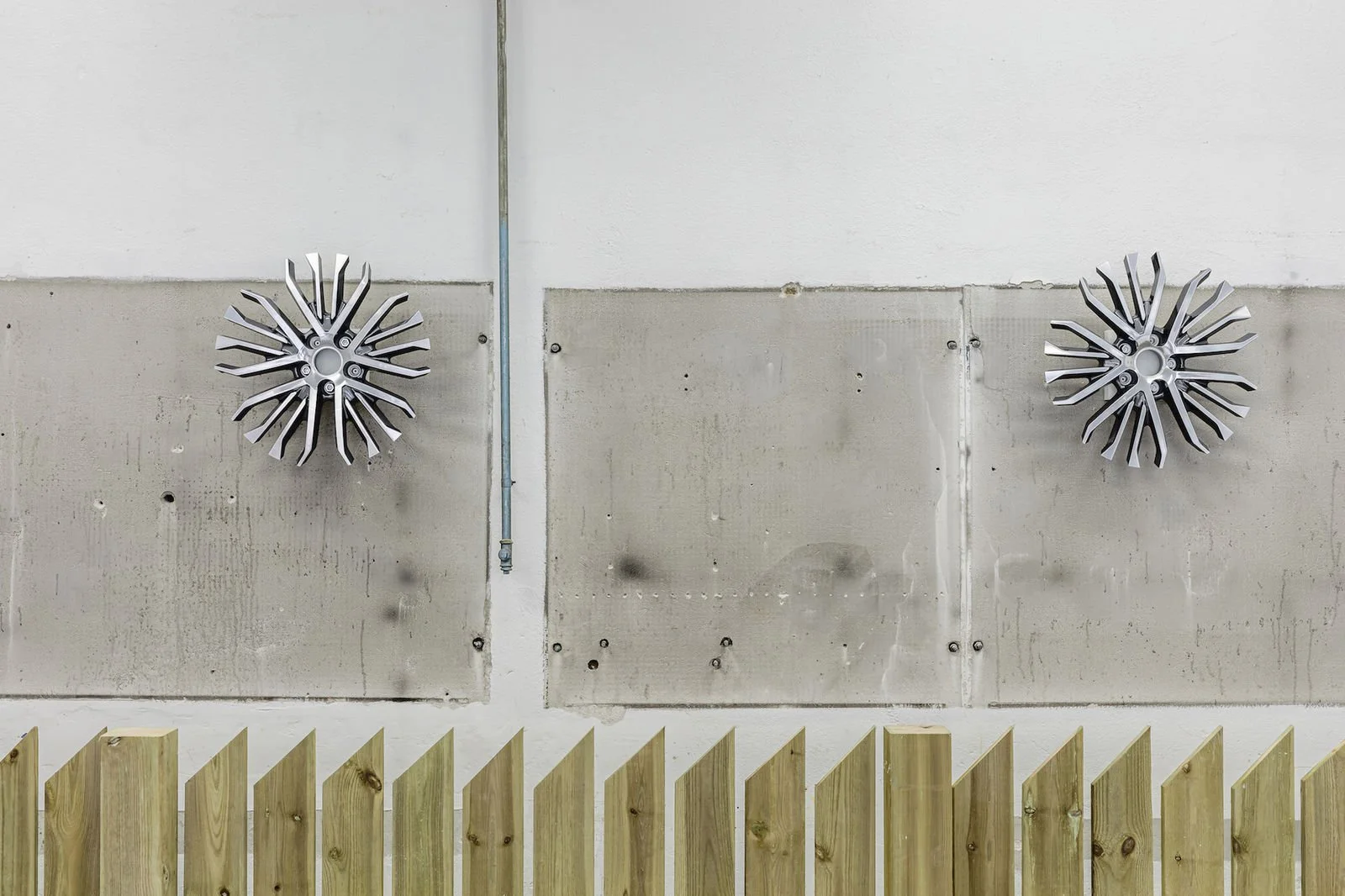 Leichtmetallräder Yngve Holen SCHLOSS, Oslo September 30 – October 23, 2016 Photo: Vegard Kleven