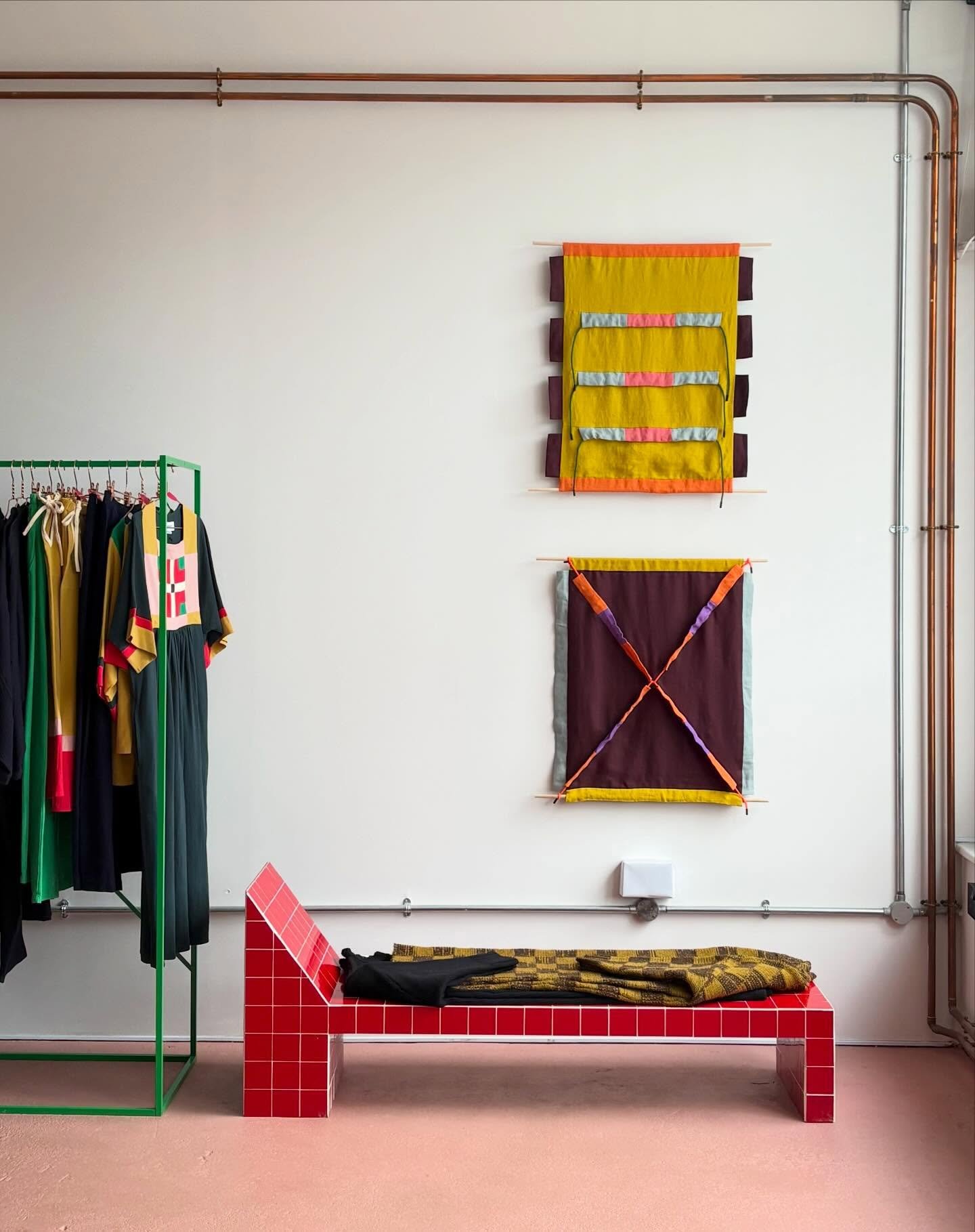 Big thank you to the team at @lfmarkey for hosting Kites and Quilts at their store in Dalston. A perfect pairing, if I may say so myself 💙💛

#kanganarora #kanganaroratextiles #lfmarkey #quilts #wallhagings