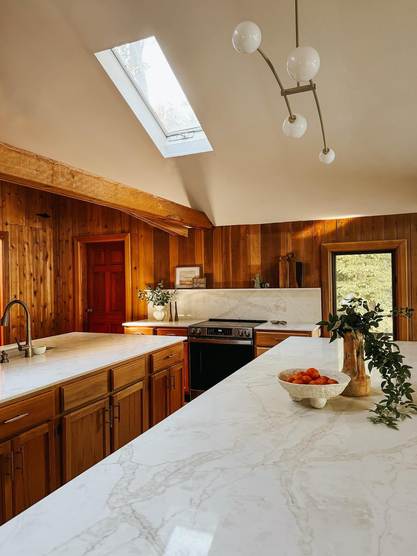 Best of Q3 (two weeks late)!!

Wrapped two big projects, thick in the weeds with multiple others in various stages. Branding and process and new skill sets and fostering business relationships. Lots of days on set, and styling work for a really excit