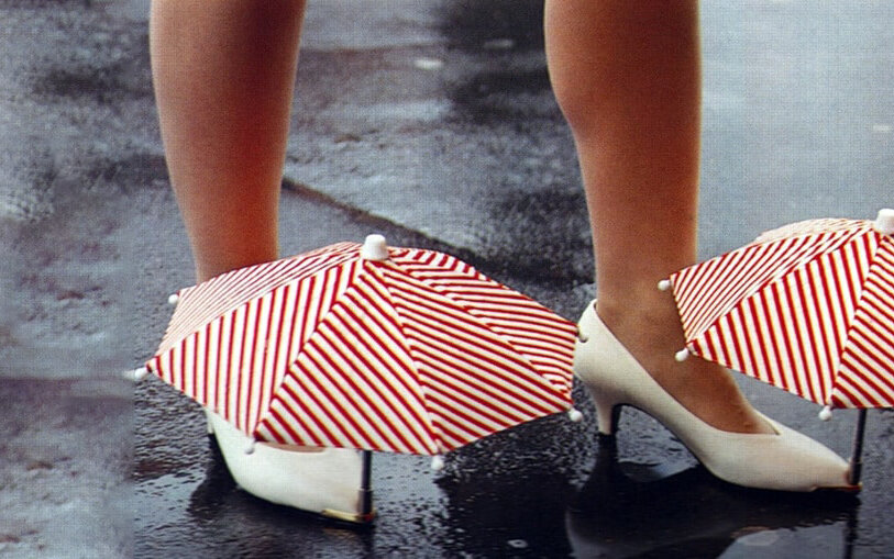 Must-have tools for a happy Salone: shoe umbrella. Absolutely necessary to arrive flawlessly at the post-fair aperitif party in the event of a sudden spring downpour.