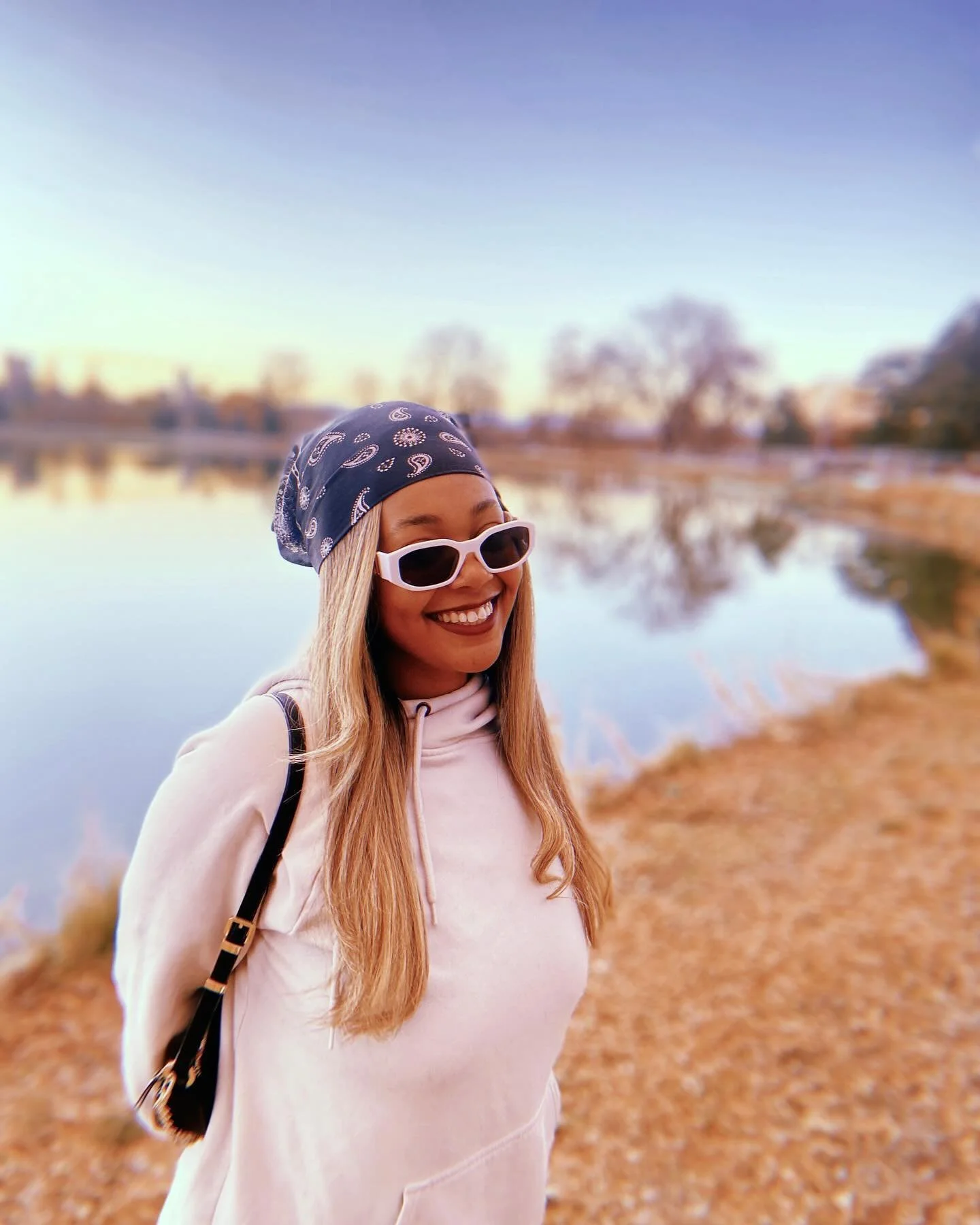 Life lately&hellip; Heavy on the rest is resistance. Facing my fears. Remembering. Rituals. Ancestors. Flowers. Veneration. Boundries. Joy. Peace. Loved ones. Cozy vibes. Sunsets and Vino. 90&rsquo;s r&amp;b. The simplicity of life. Rediscovering my 