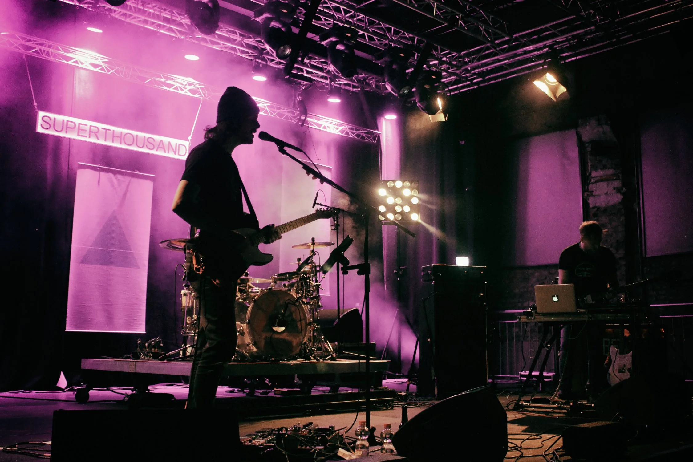 SUPERTHOUSAND SINGING-  LIVE GERMANY - MARKTGODDARD