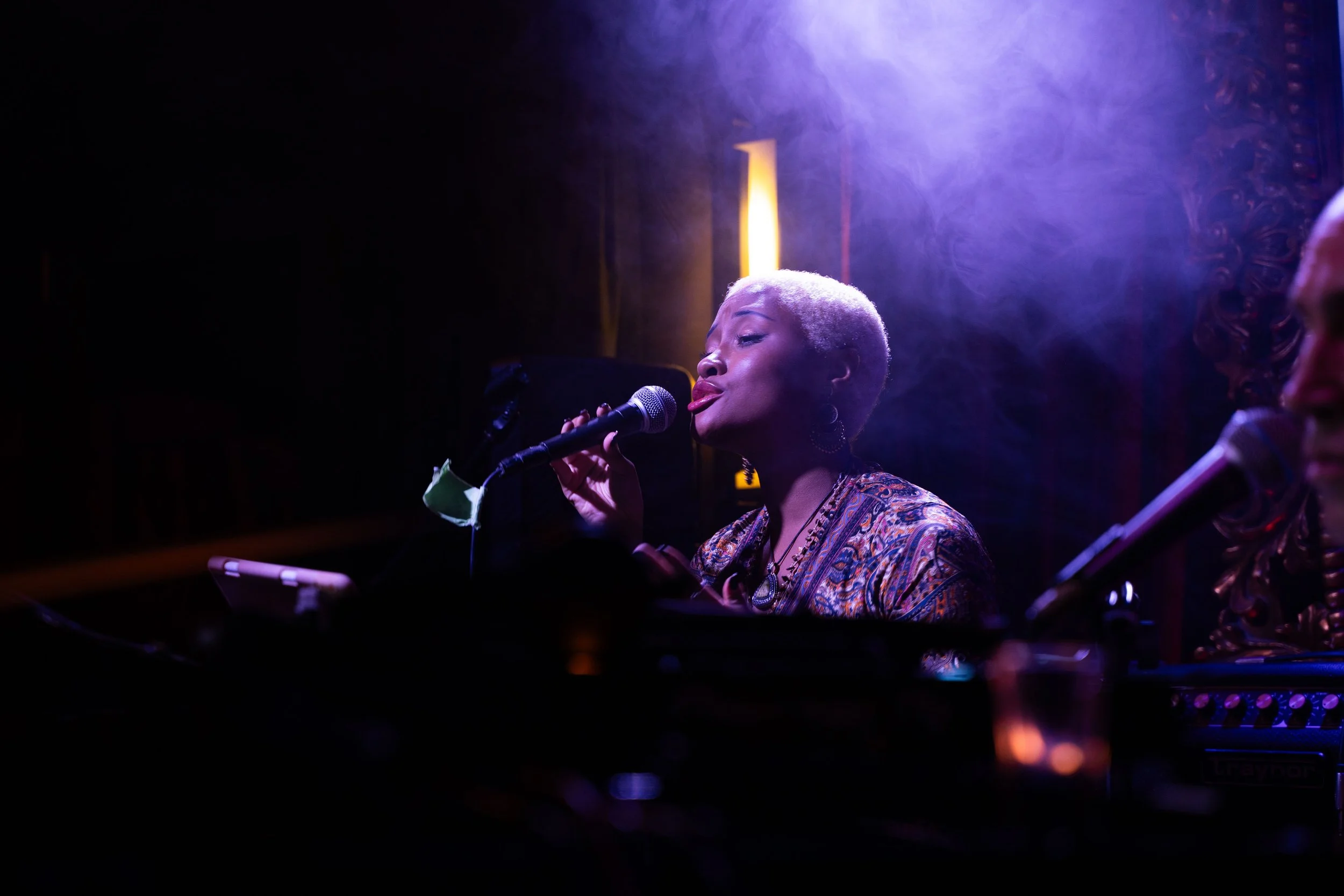 Jeremy's - Friday 22nd Nov-01.jpg