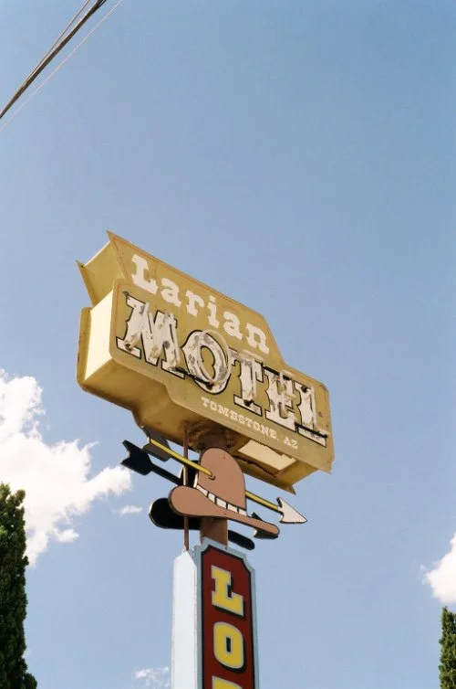 LARIAN MOTEL - MARKTGODDARD