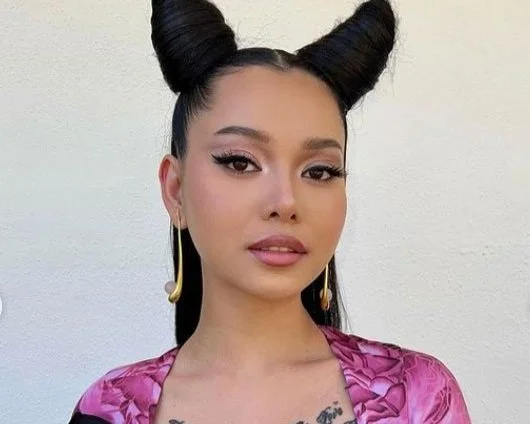 TikTok Influencer Bella Poarch Instagram