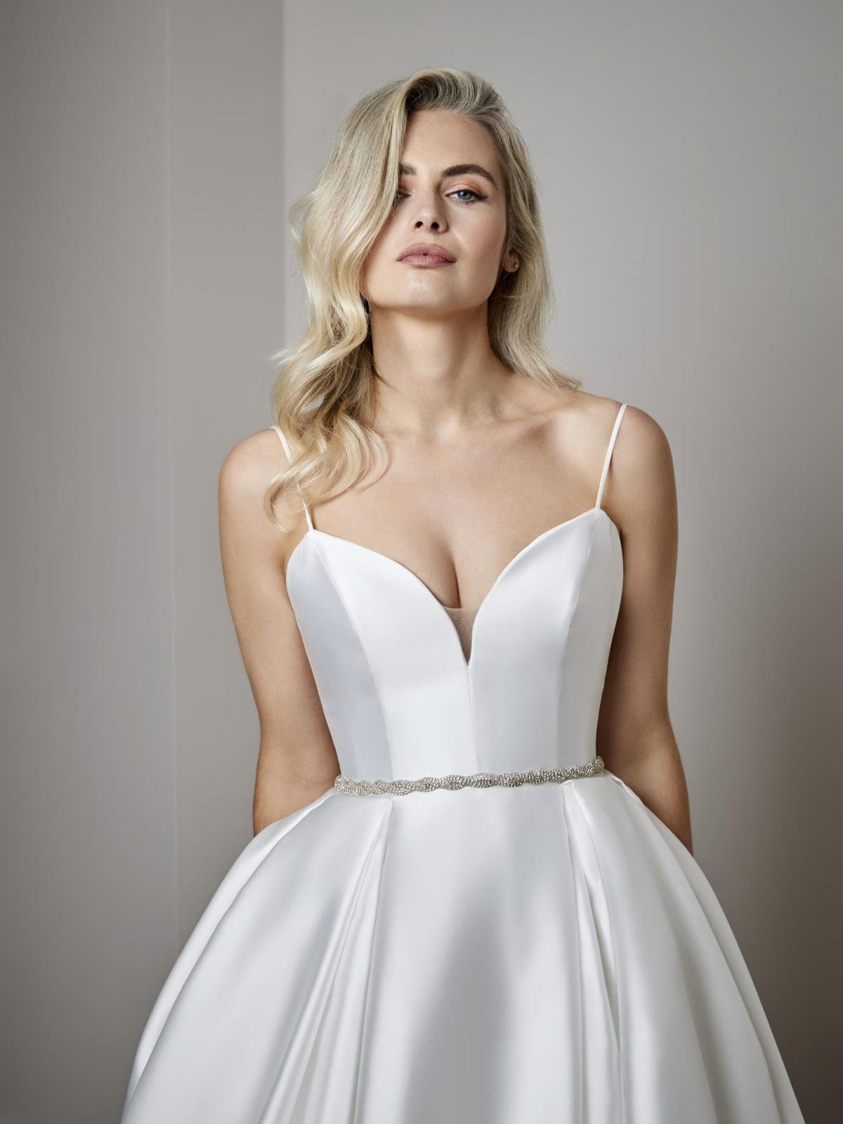 Sassi-Holford-Bridal-Saskia-Belt-Front-scaled-1200x1600.jpeg