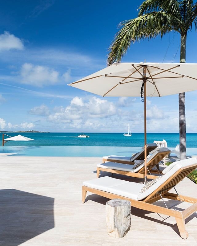 The sun, the sand, and a lounge chair right by the sea.

#JumbyBayIsland #WanderlustWednesday #Antigua  #OetkerCollection #EdenBeing #HostsOfChoice #IAmATraveller #HappinessTherapy @oetkercollection 📸 : @feedmedearly