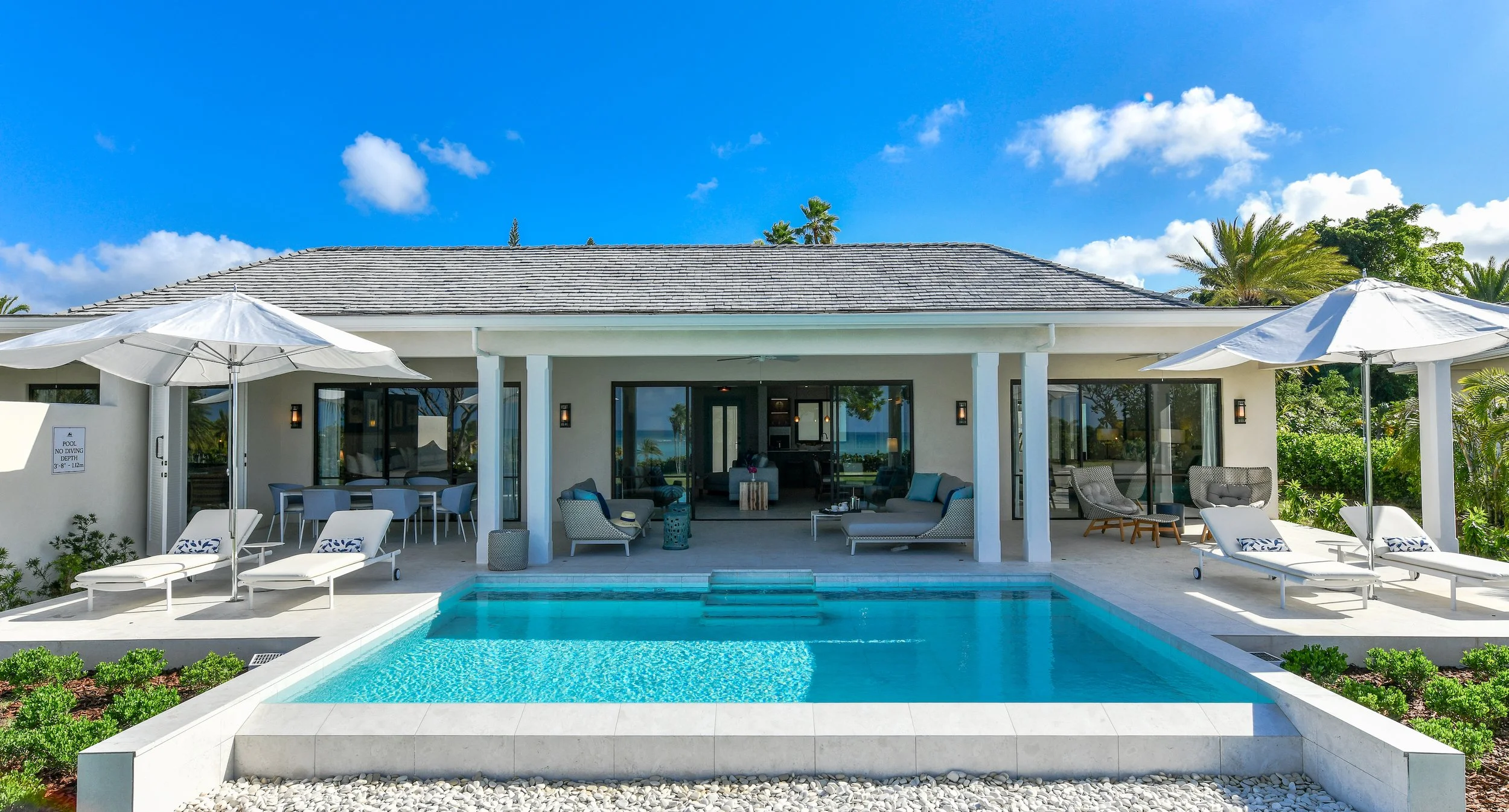 EXT15-JBROC-OVS-PoolToSuites-2212JMR28827.jpg