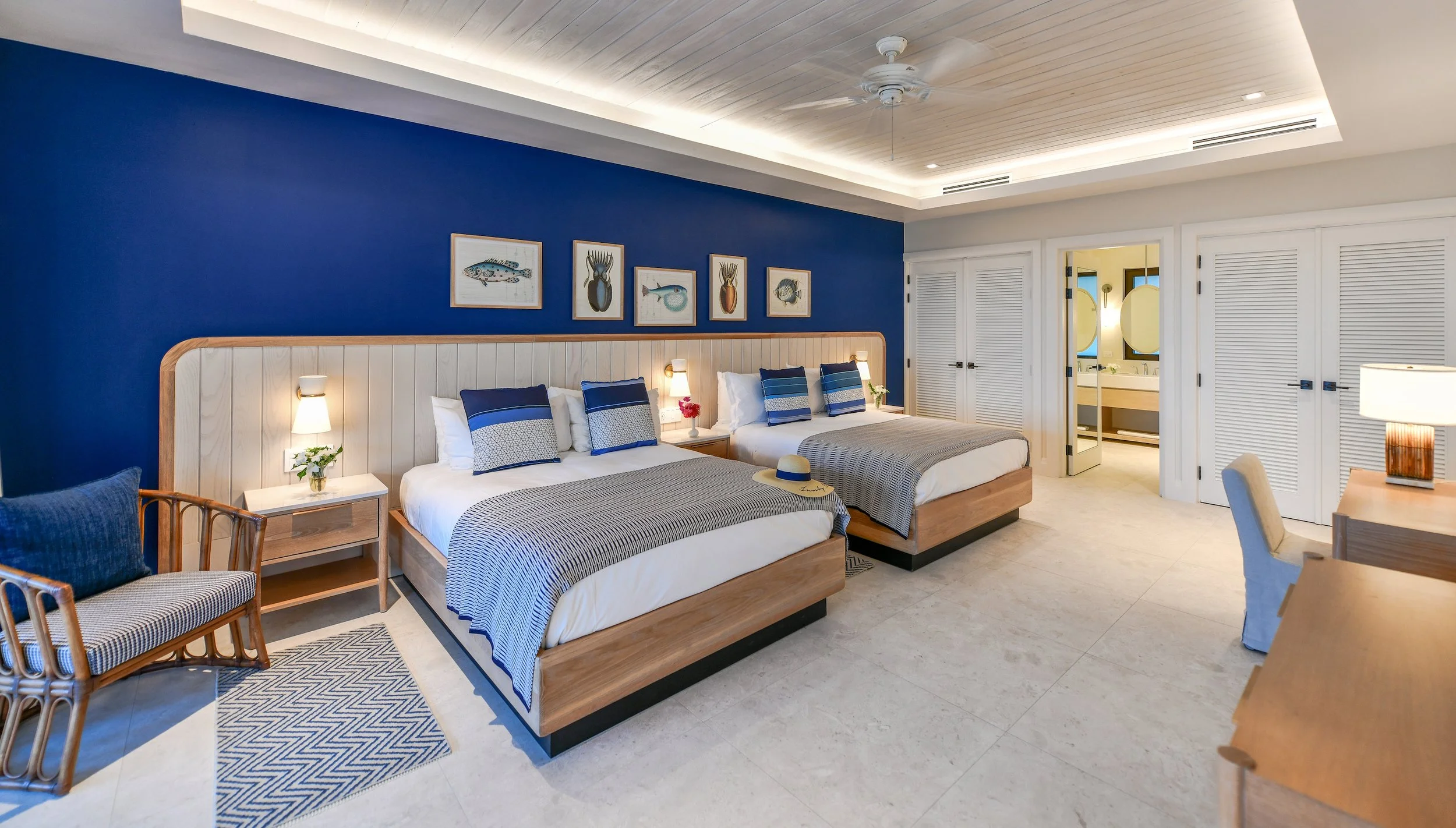 INT45-JBROC-OVS-BedSuite8Guest-2212JMR29140.jpg