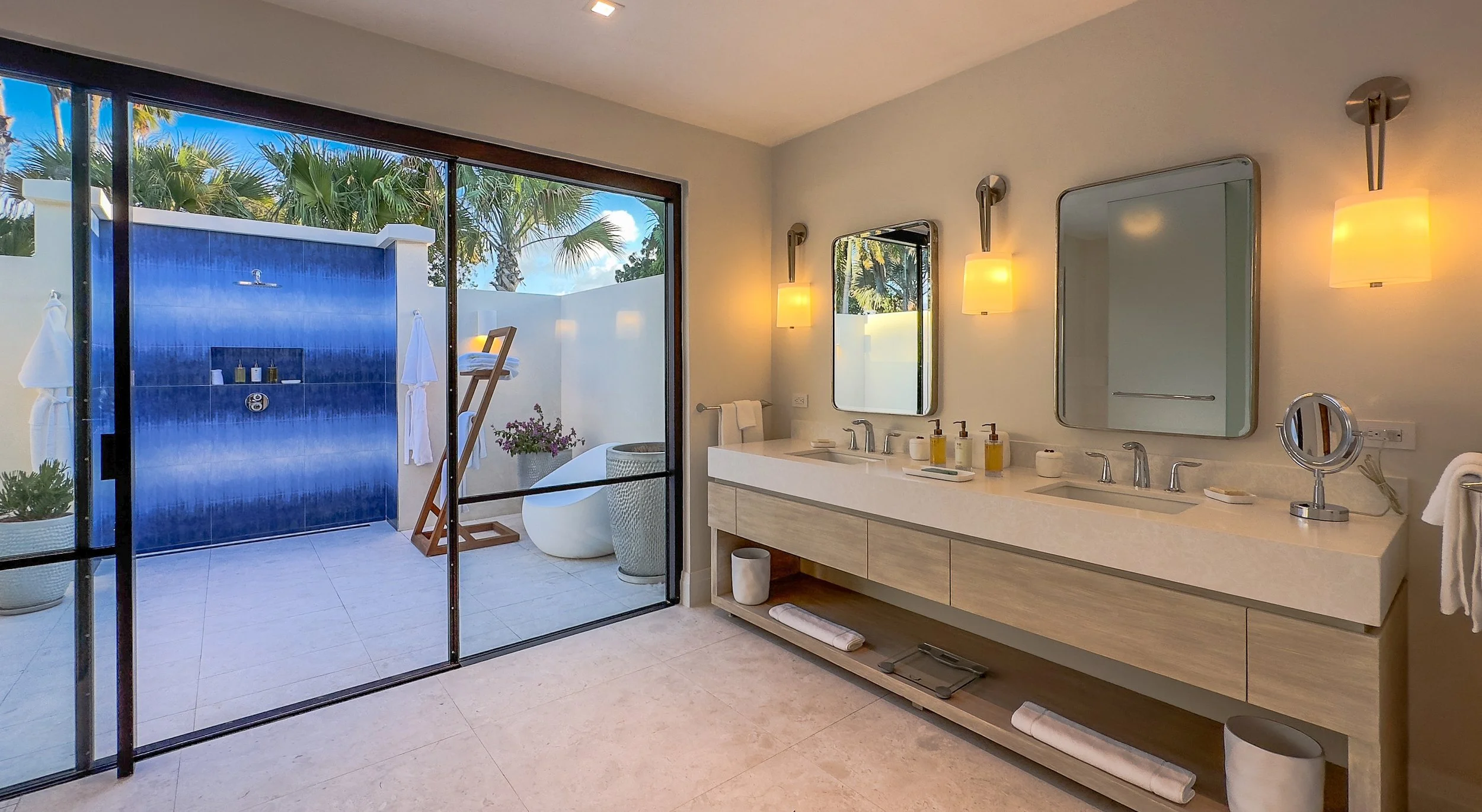 INT25-JBROC-OVS-BathSuite8Int-2212JMR40213.jpg