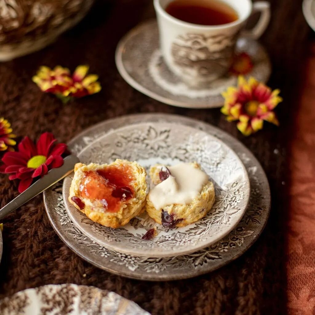 Our Queen's Tea to Go is now up on our website. This menu reflects things the Queen enjoyed with her afternoon tea time. 

Visit www sattea.ca/queenstea to place your orders. Delivery is available Sunday evening, and we only have pick up on Monday Se