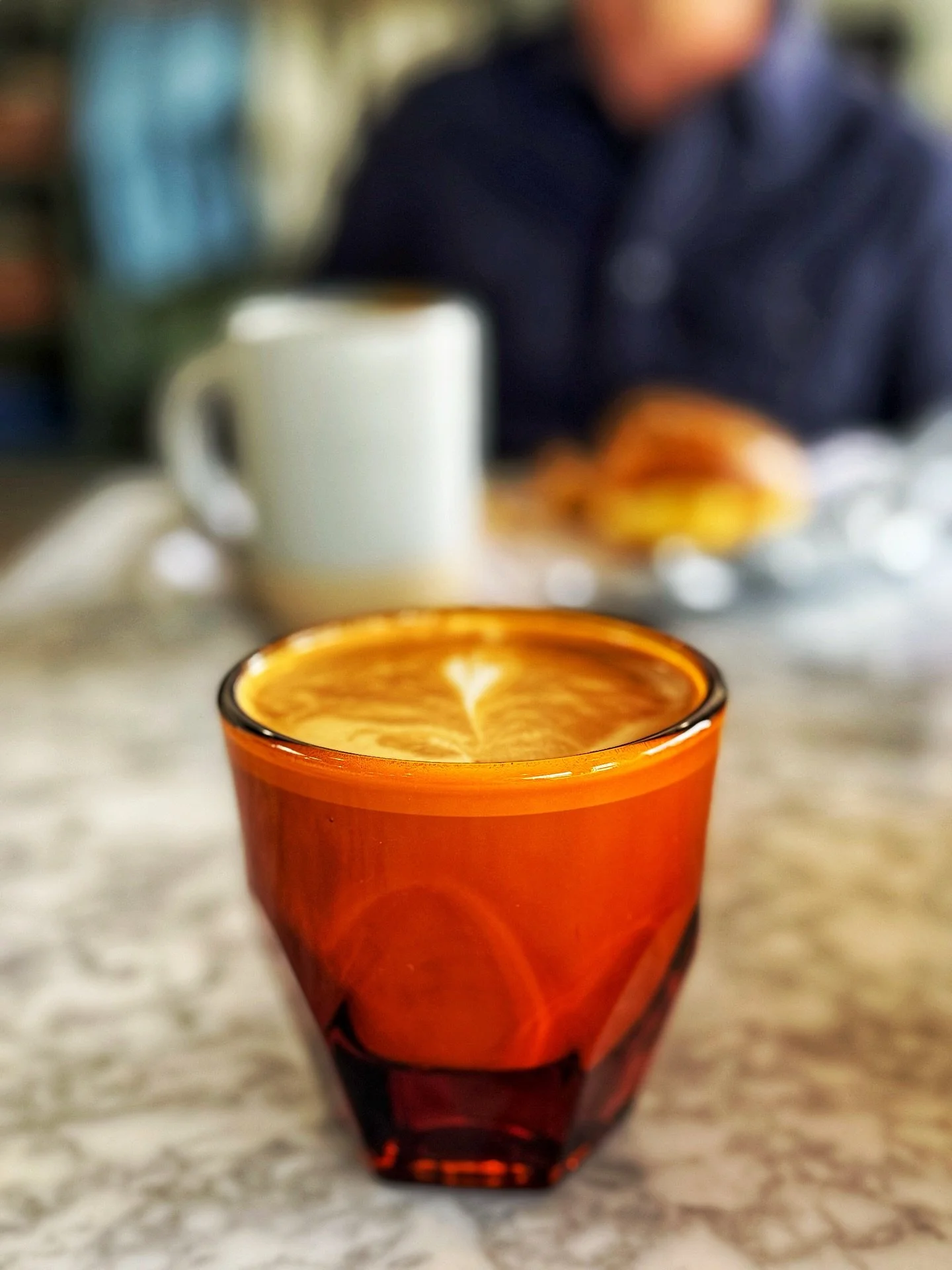 Sunday morning coffee vibes. 

#scottsadditionrva #raleighroadtrip 
@lineagecoffeeshop @roastologycoffee @natesbagels