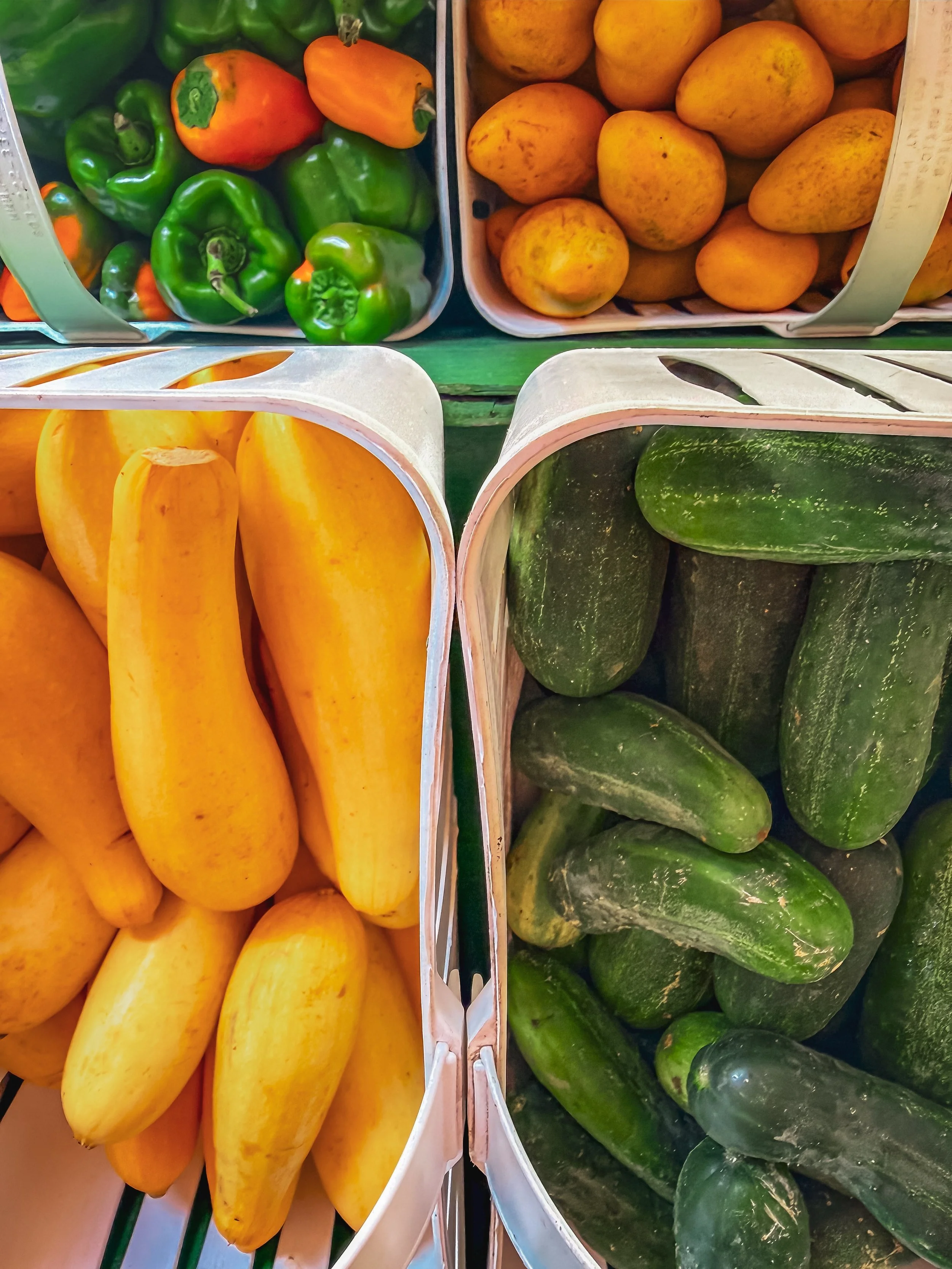 SHOP // love the ease of picking up fresh fruit + vegetables @lyonfarmsveggies on Creedmoor road in North Raleigh! #summerseason #lyonsfarmstand #shoplocalnc