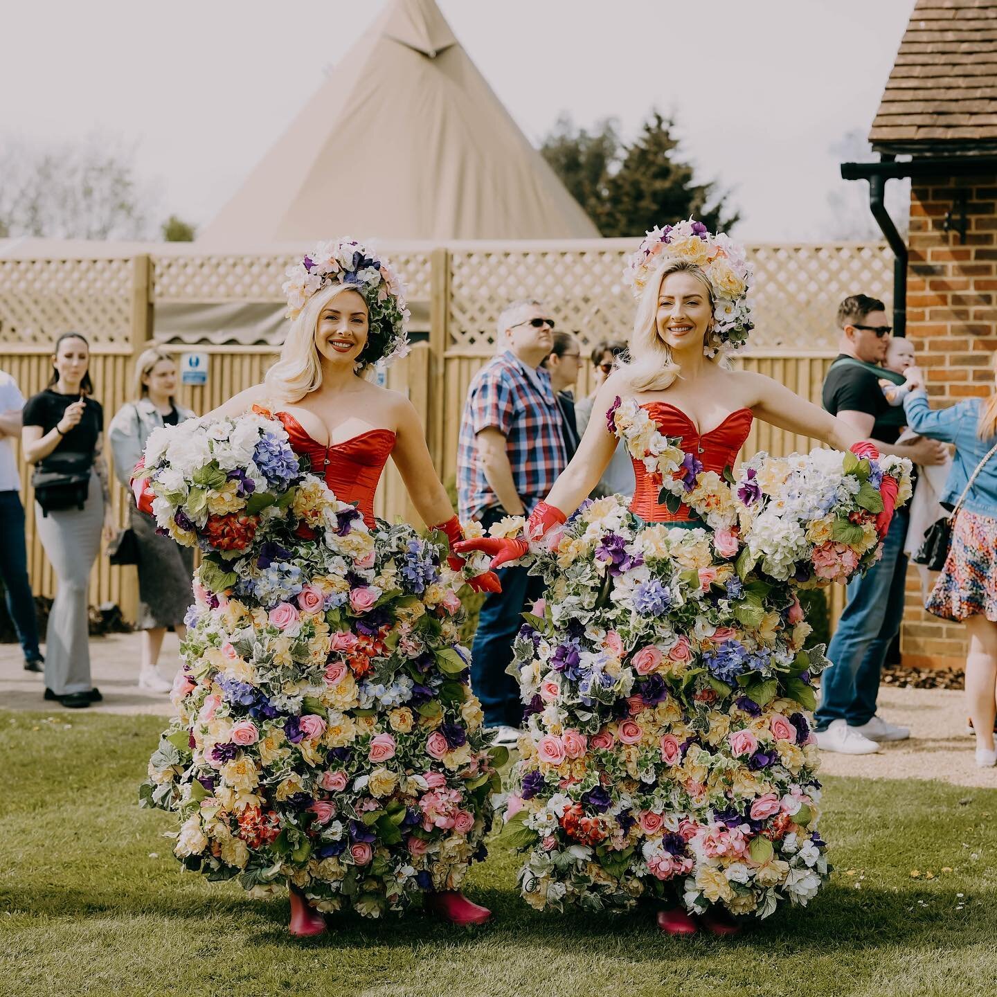 CEP brought the magic to GardenFest with their Living Flower Girls and stilt walkers. The Gardens venue was perfect for this enchanting display of artistry and creativity 🌸⁠
⁠
Contact us:⁠
📧 info@the-cep.com ⁠
📞 01580895101⁠
⁠
#CEP #corporate #gar