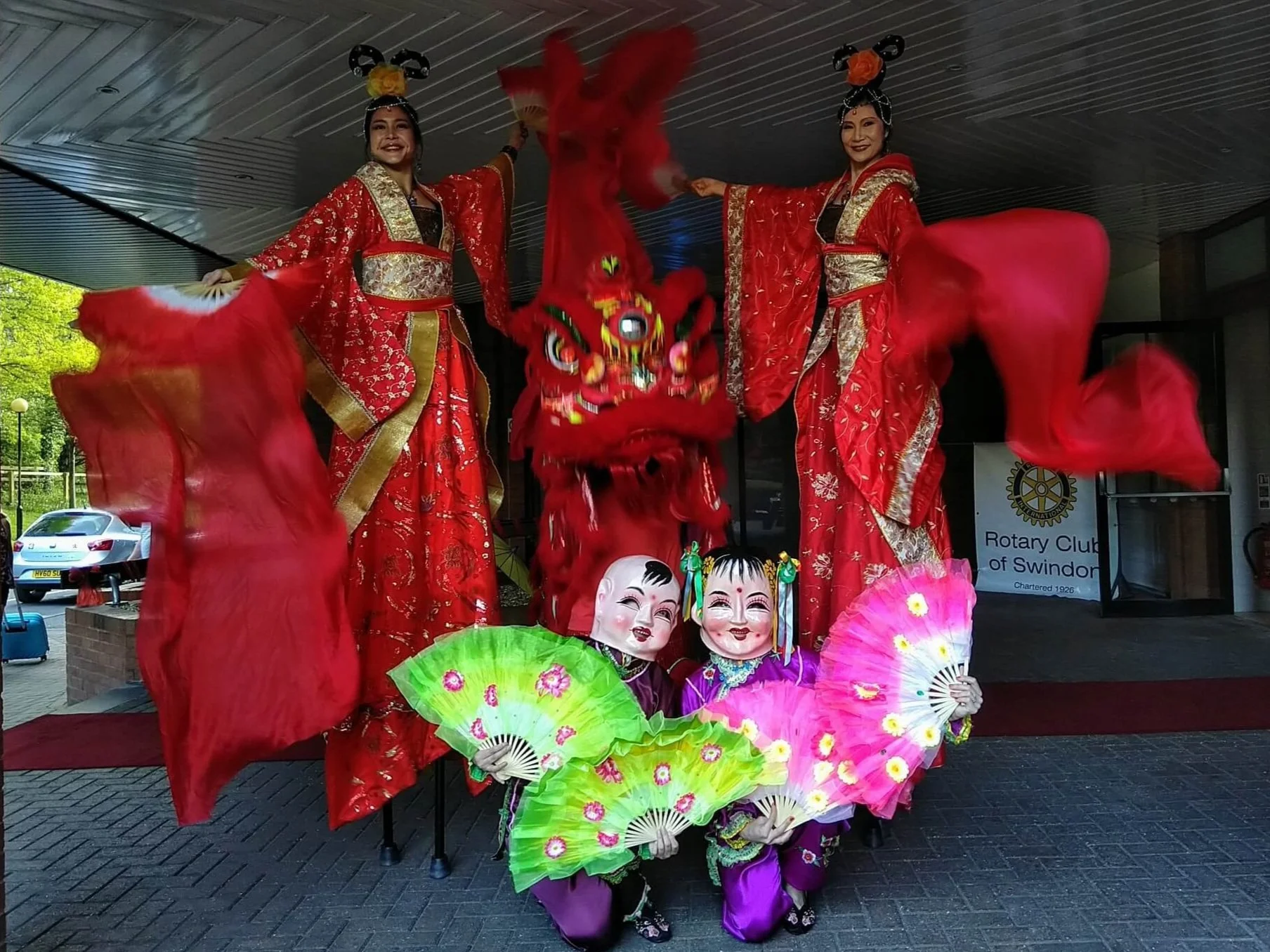 Chinese Stilt Walkers