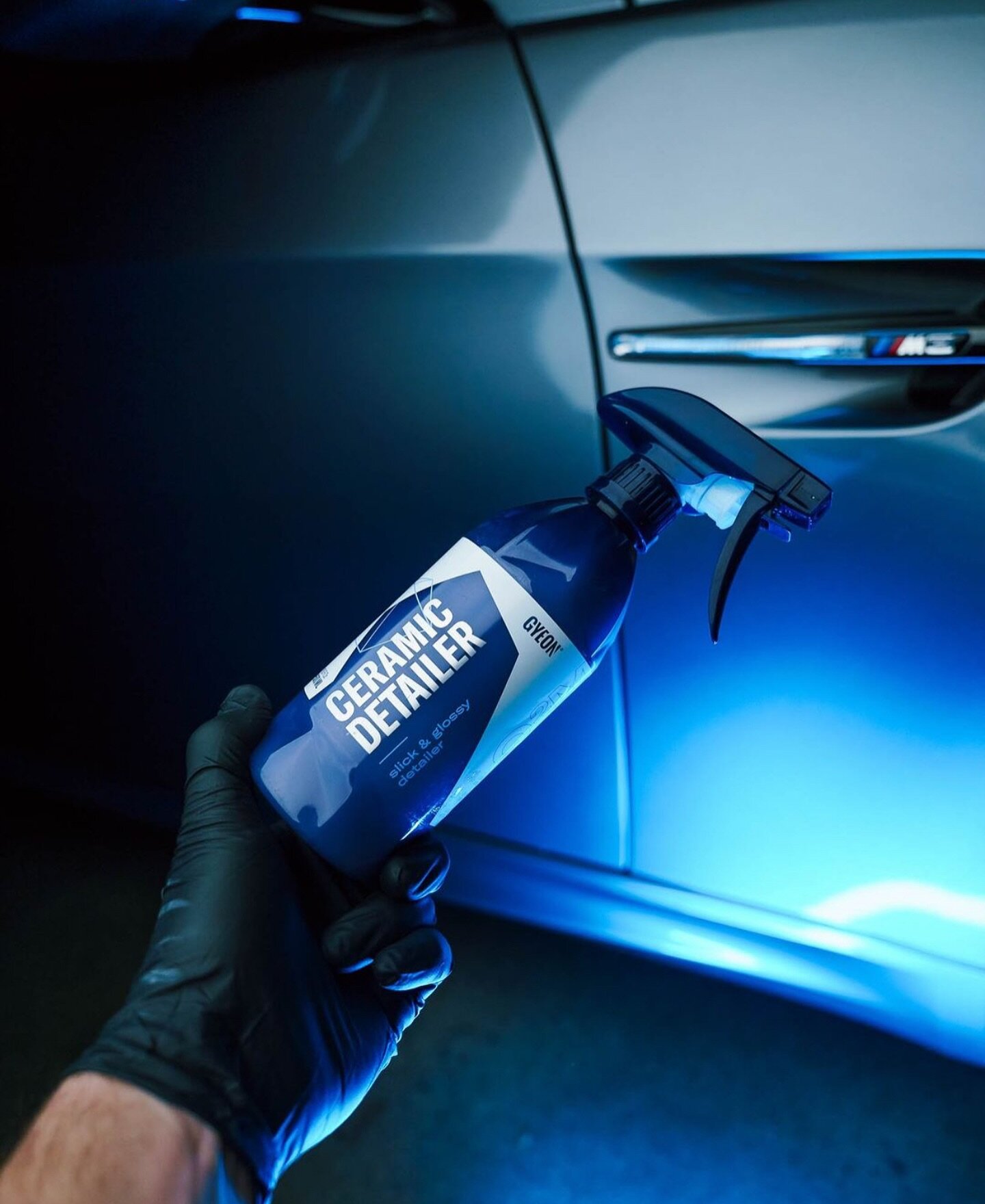 QM Ceramic Detailer, a quick and easy ceramic detail spray.
Q&rsquo;M Ceramic Detailer is Si02 infused to deliver glossy finishes, durable protection, impressive water beading, and fantastic dirt repellency.
Its application is pretty straightforward.