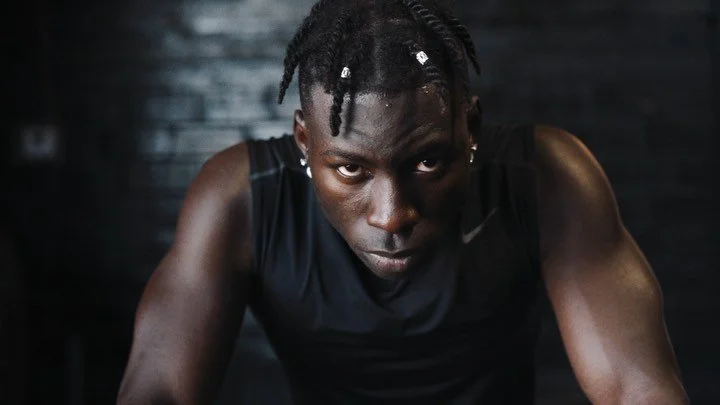 Really Out The Mud 🗣
Time to come back stronger than ever before. A short video I had an idea about and brought into fruition. Wanted to show the grind of how hard my friend @alexnana_6 works to get him prepared for the season ahead. In the process 