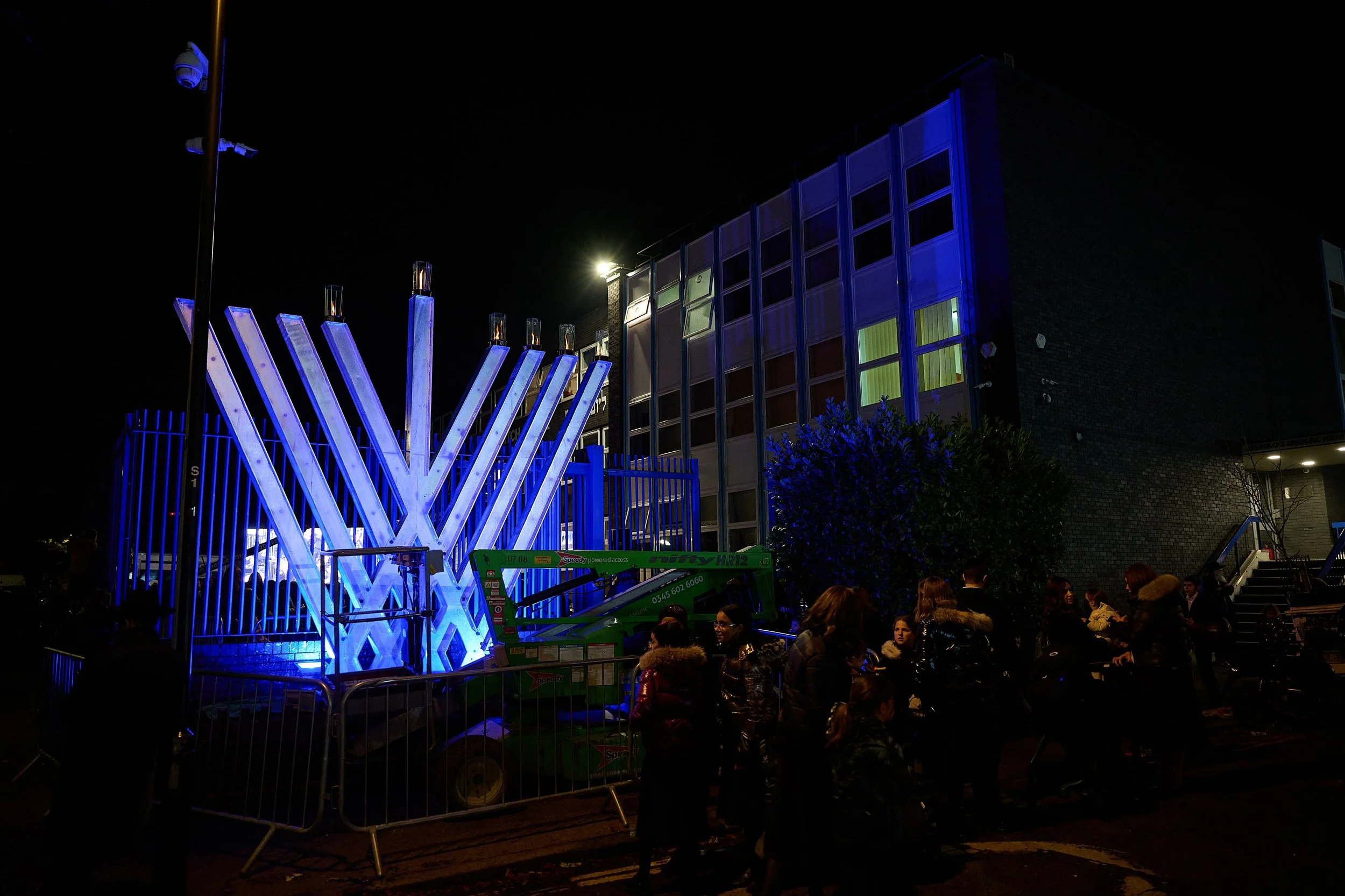 living-lights-public-menorah-chanukah-installation-jewish-art-yitzchok-moully.JPG