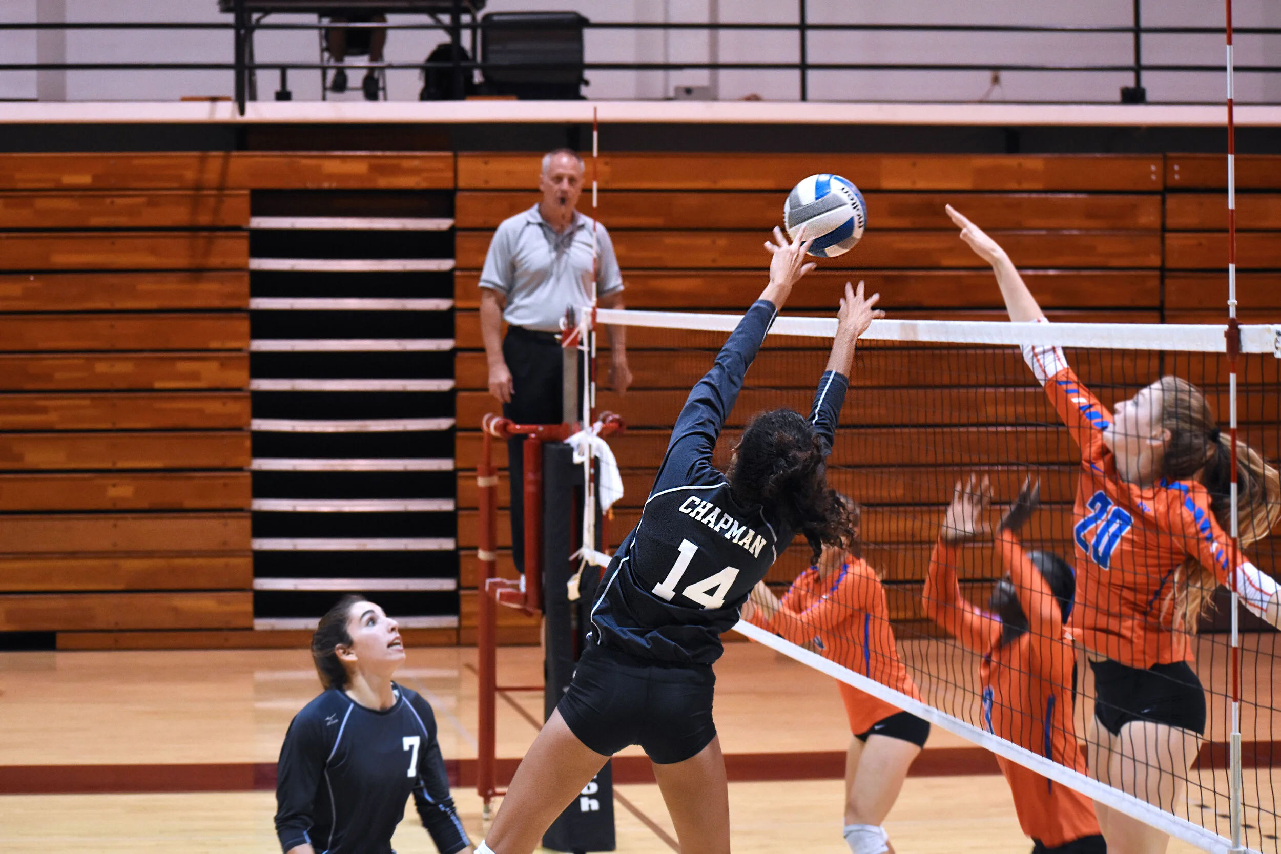 Women’s volleyball setter stands out in conference