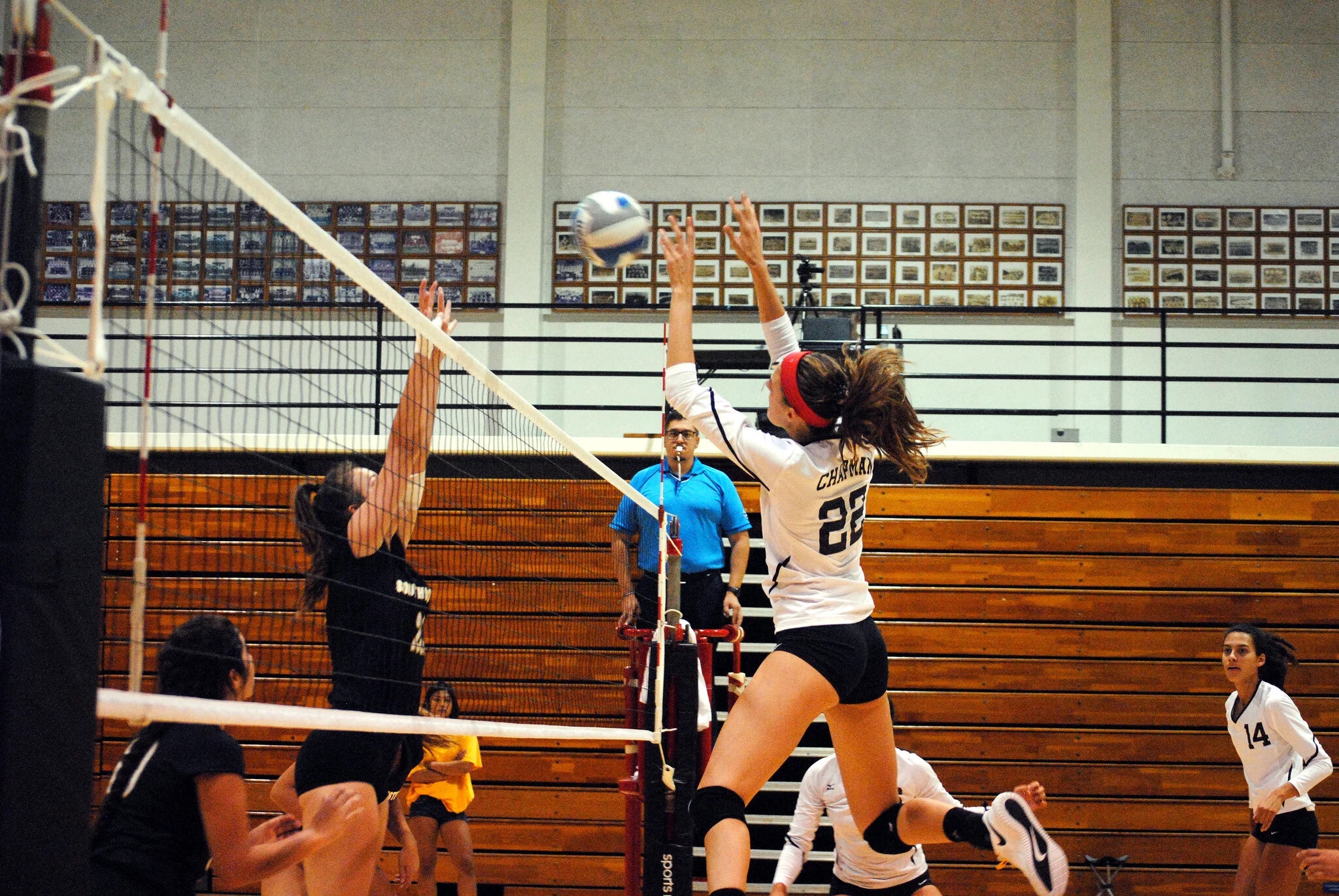 Women’s volleyball sweeps Southwestern in home opener