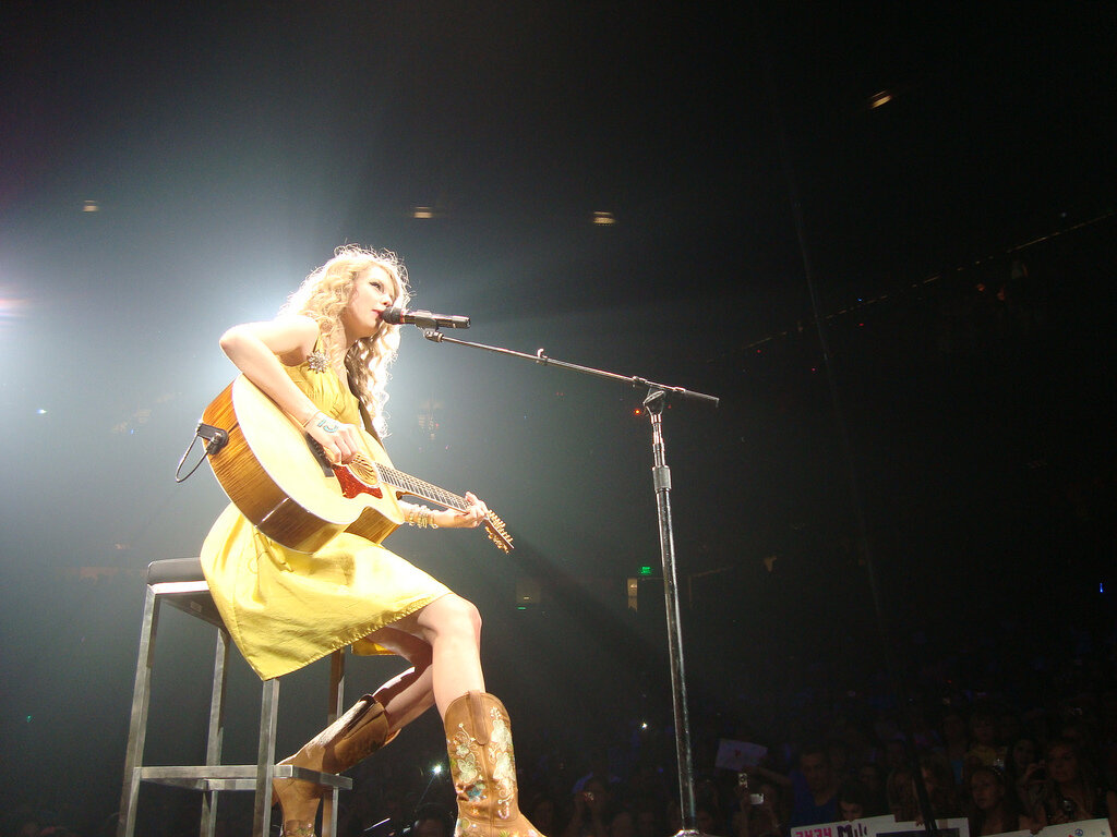 With the re-release of Taylor Swift’s 2008 album “Fearless,” fans are reflecting on their favorite songs and their feelings on hearing new versions of music that were influential growing up. WikiCommons