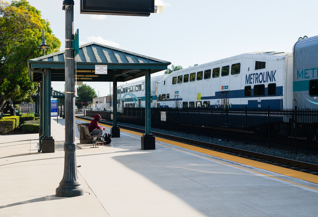 Chapman offers Metrolink discounts to students for the holiday season
